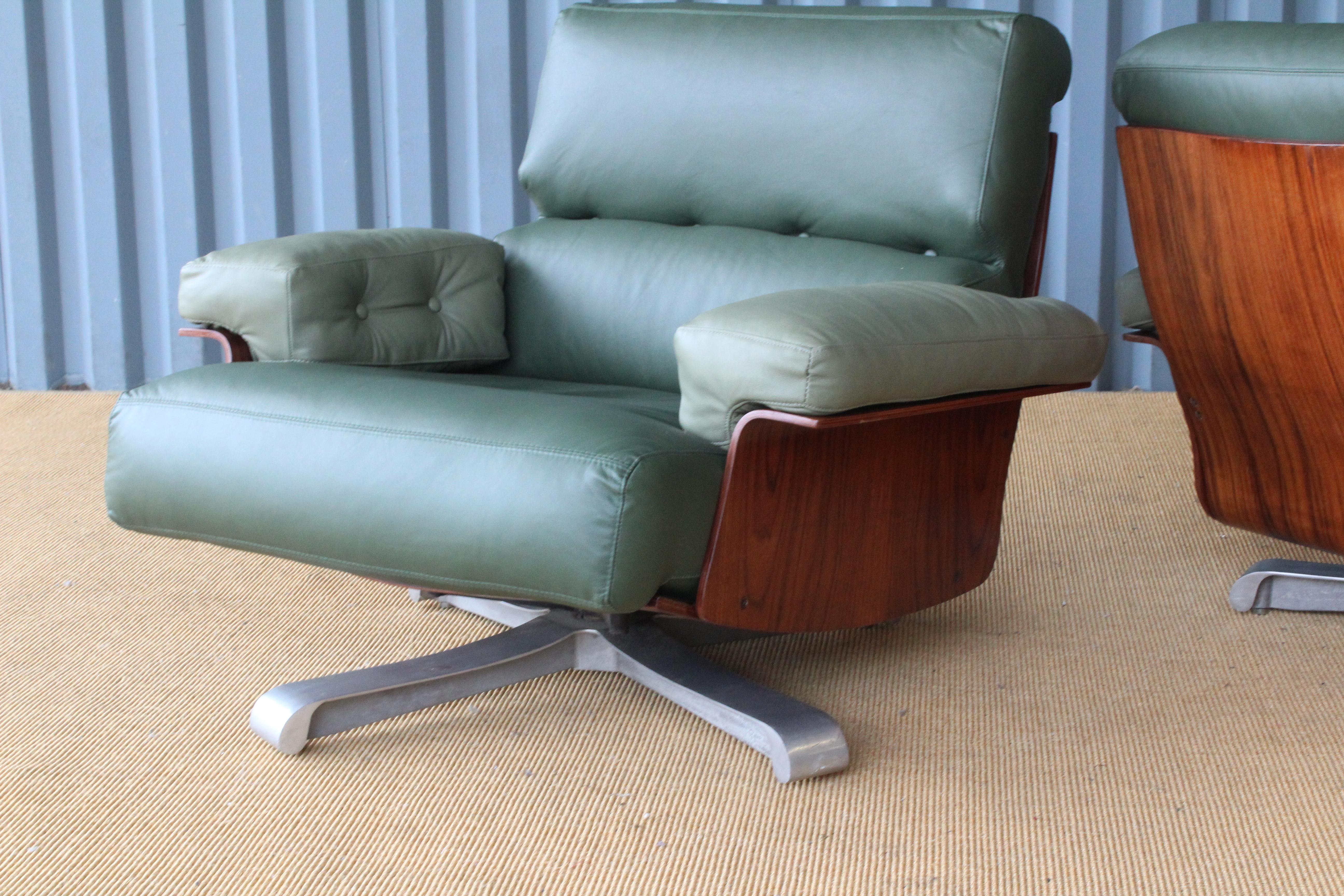Mid-Century Modern Pair of Brazilian Rosewood Chairs with Leather Upholstery, Brazil, 1960s