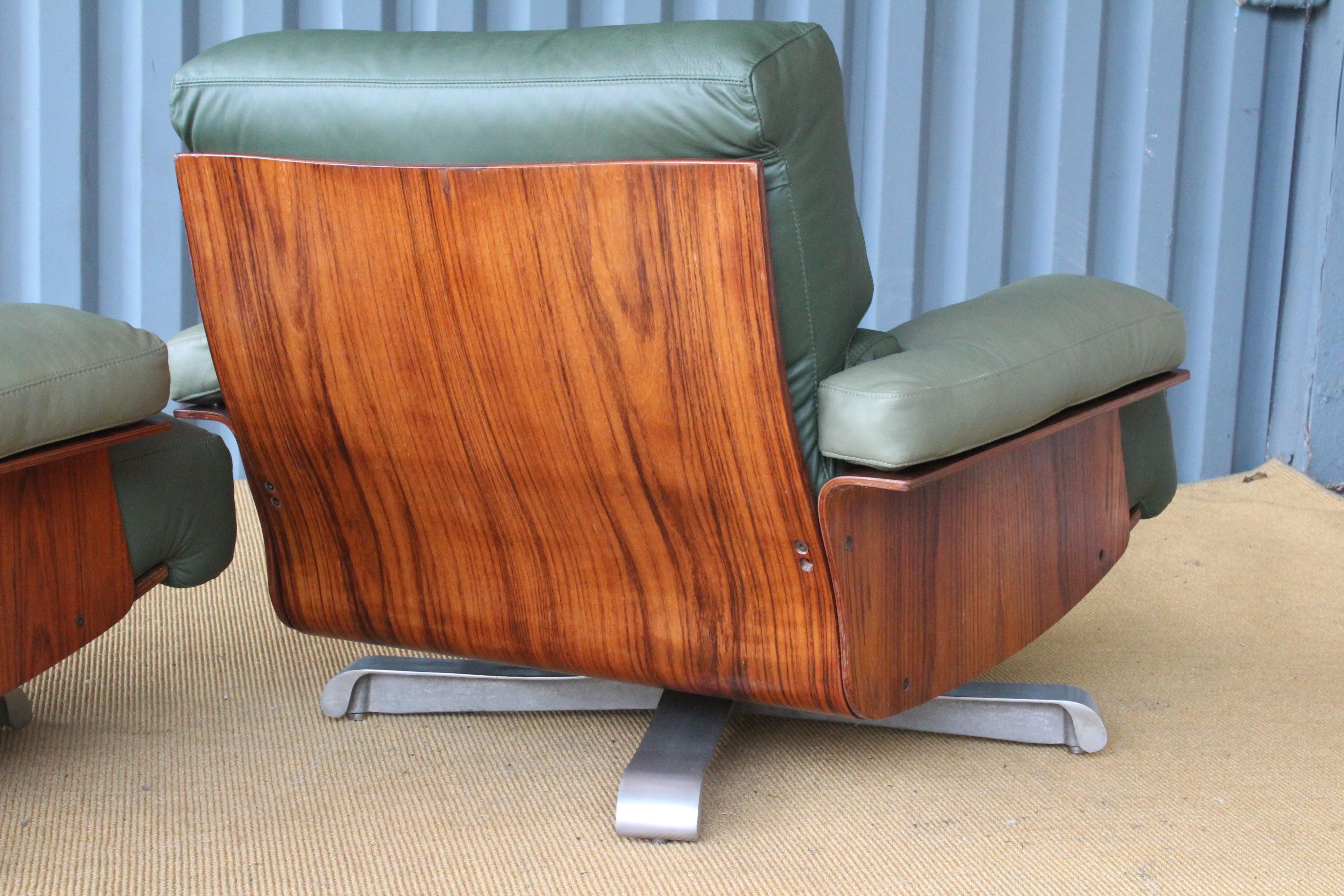 Mid-20th Century Pair of Brazilian Rosewood Chairs with Leather Upholstery, Brazil, 1960s