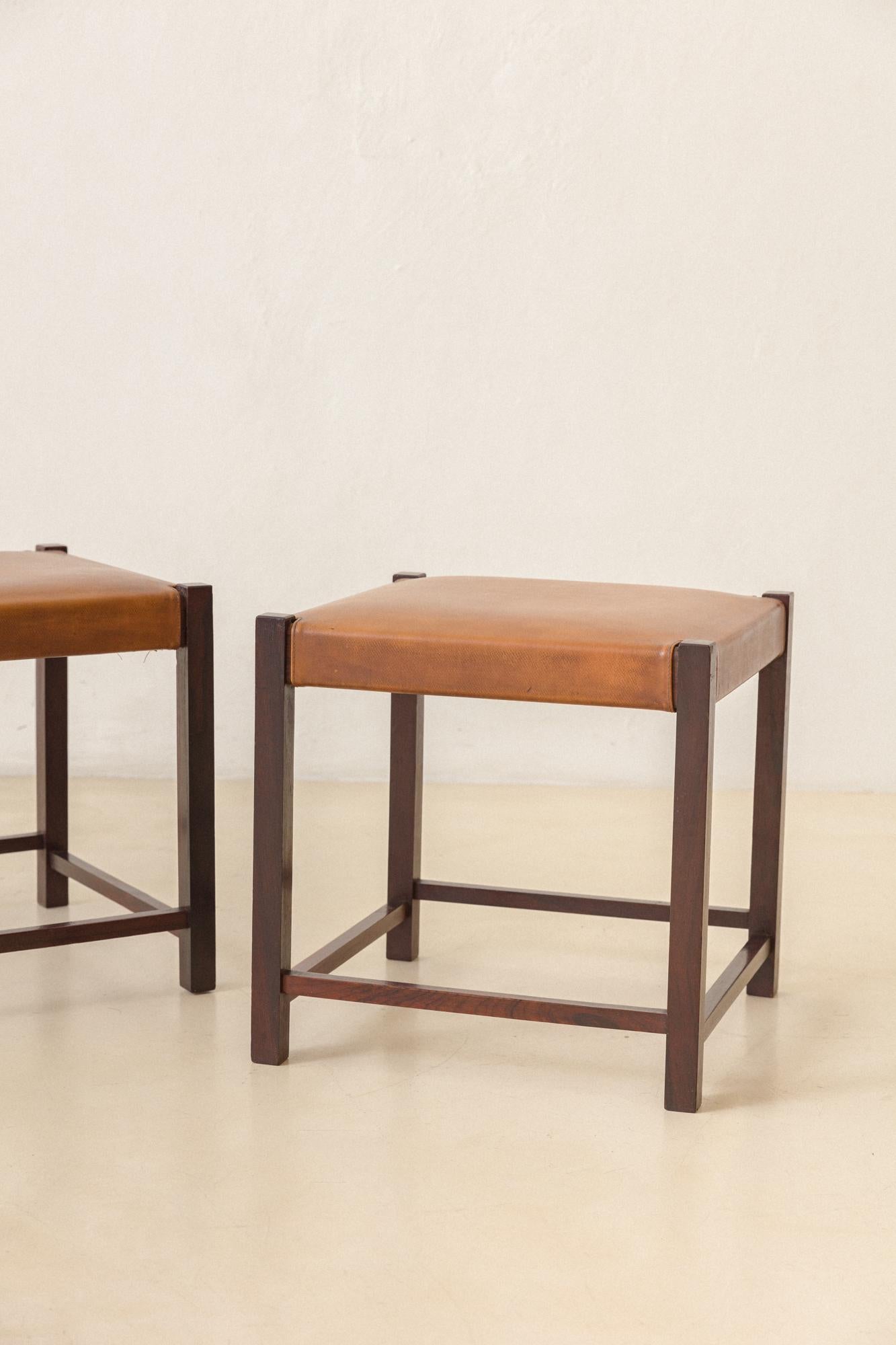 Mid-Century Modern Pair of Brazilian Vintage Rosewood and Leather Stools, Unknown Designer, 1960s For Sale