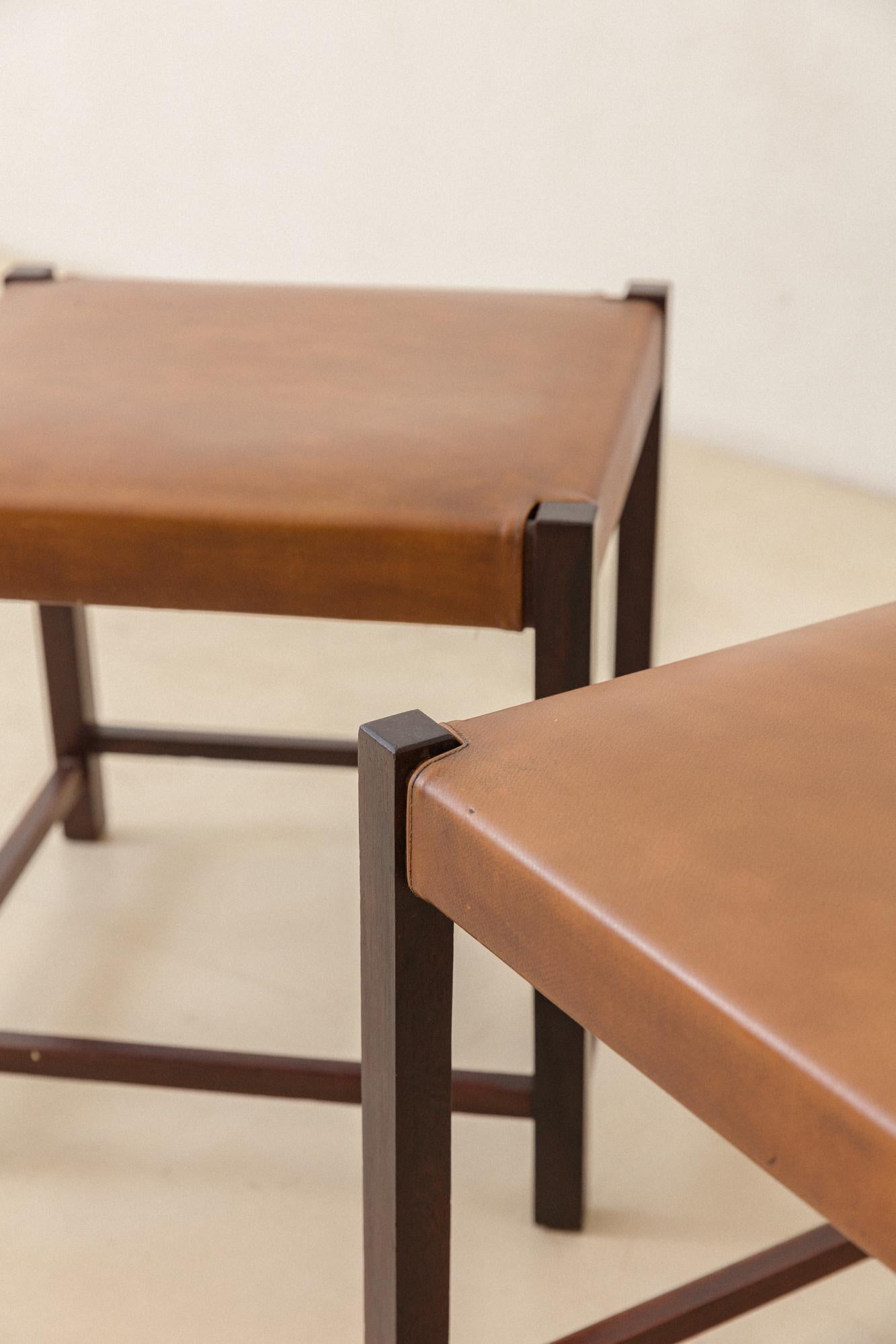 Pair of Brazilian Vintage Rosewood and Leather Stools, Unknown Designer, 1960s In Good Condition For Sale In New York, NY