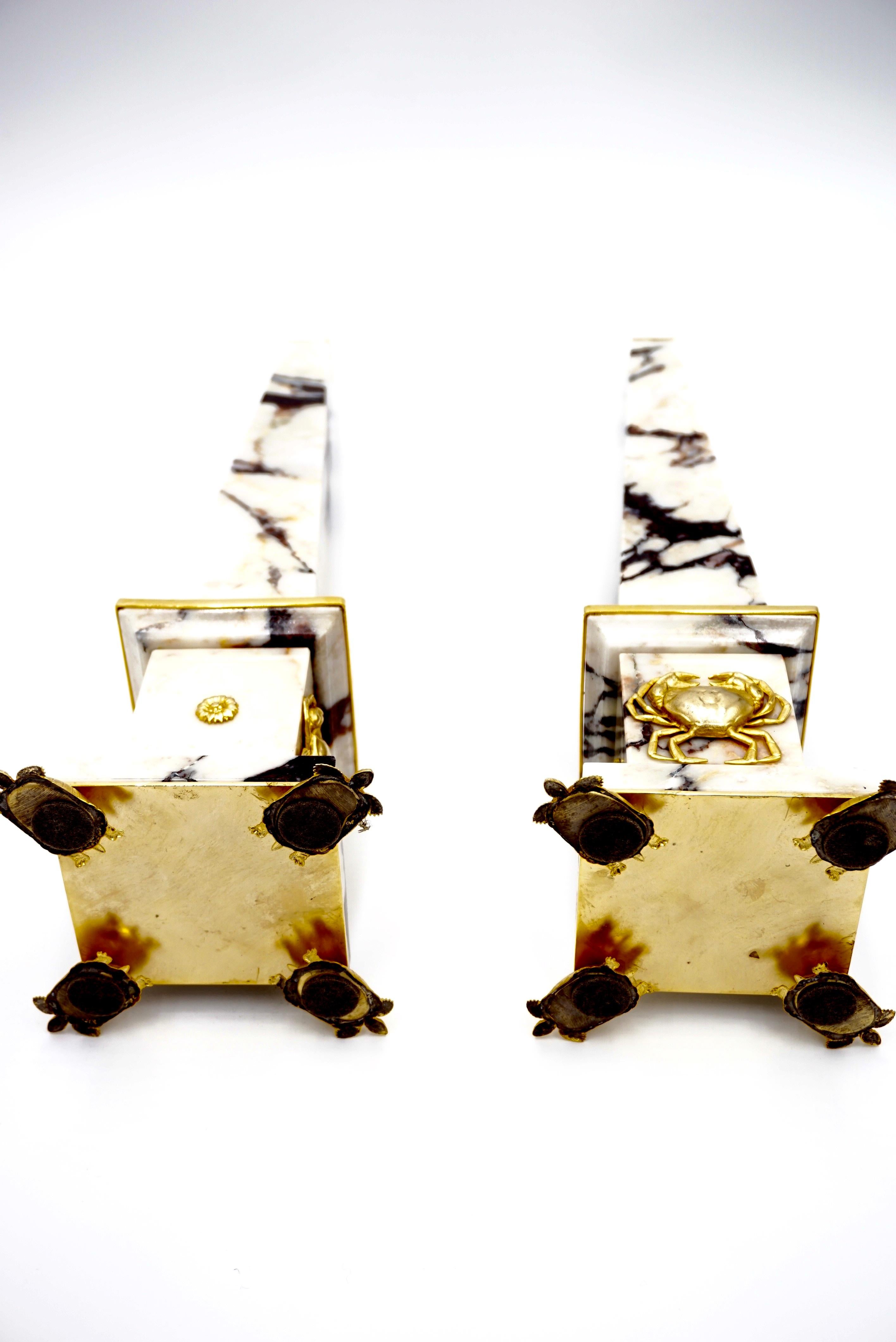 Pareja de Obeliscos de Mármol y Bronce de Breccia Medicea, 