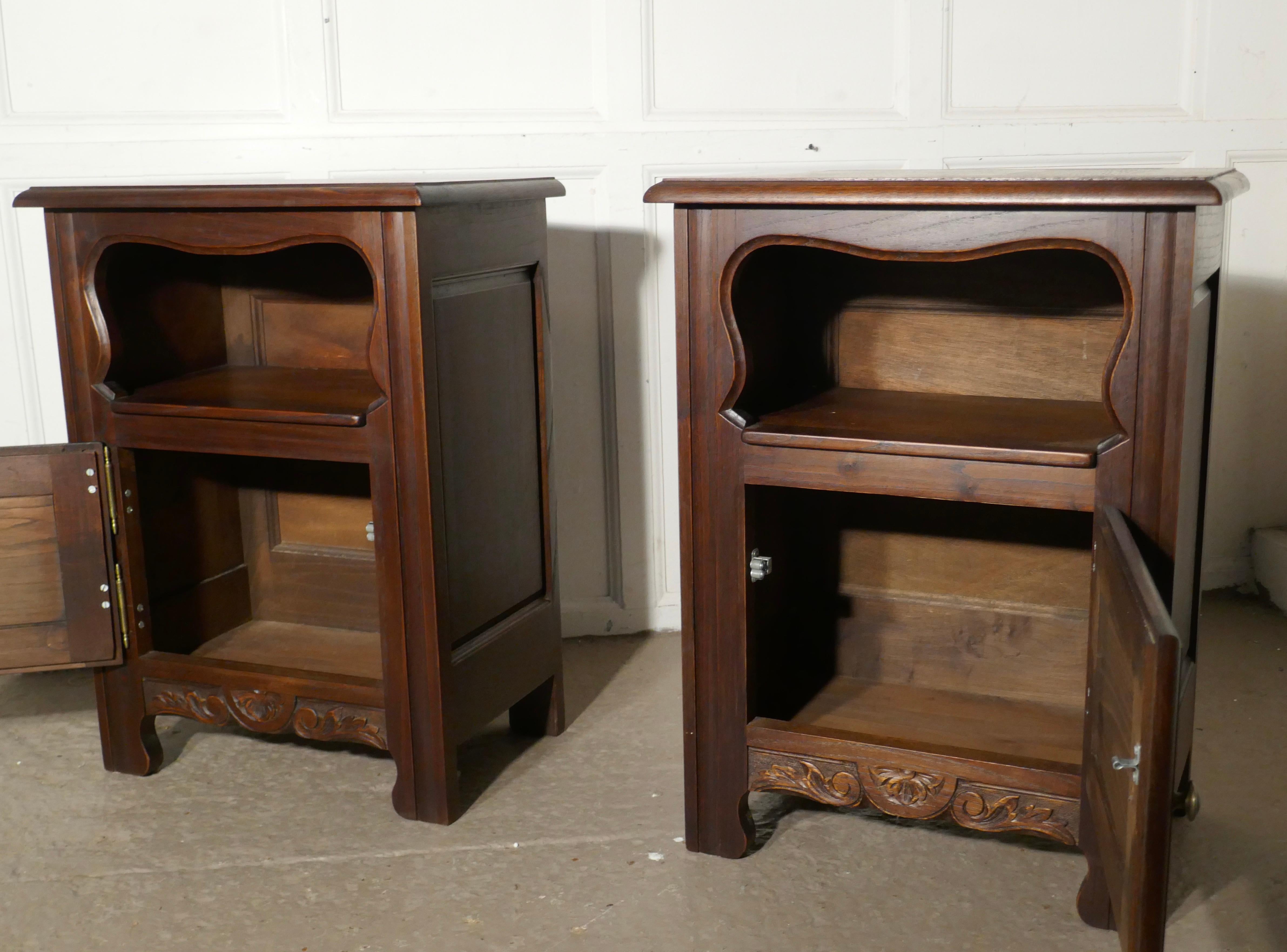 Mid-20th Century Pair of Breton Oak Bedside Cupboards
