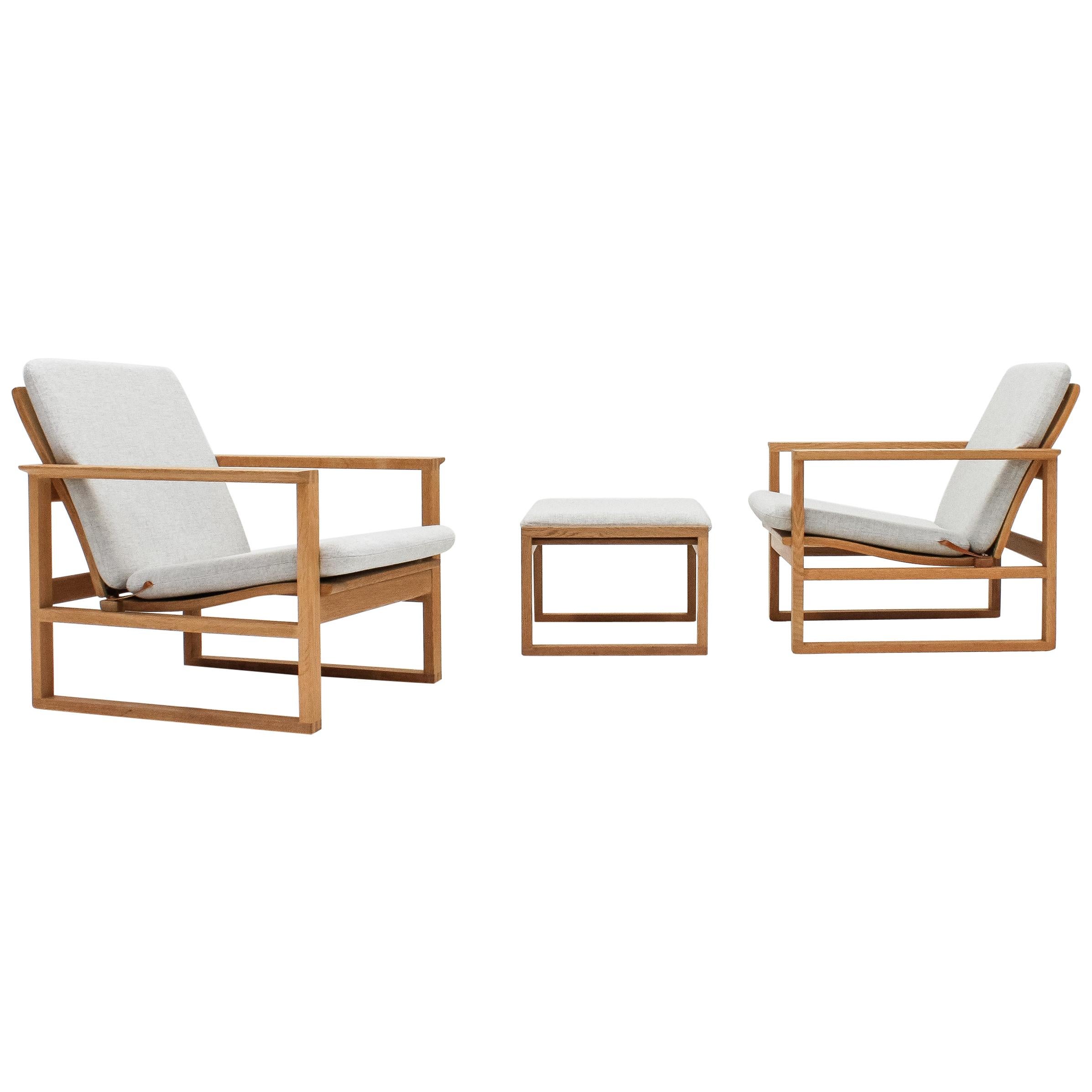 Pair of Børge Mogensen 2256 Lounge Chairs with Footstool, Fredericia, Denmark