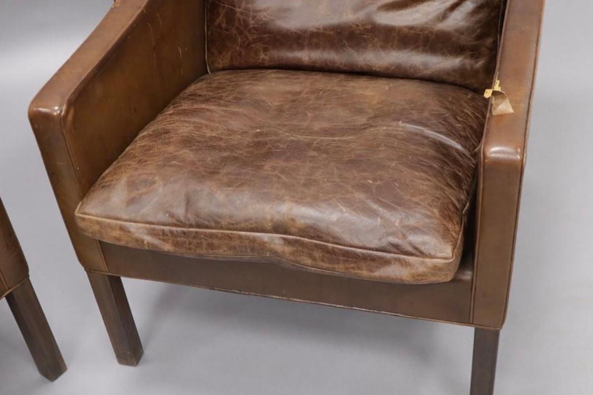 Pair of Børge Mogensen Leather Lounge Chairs, Model 2207 For Sale 2