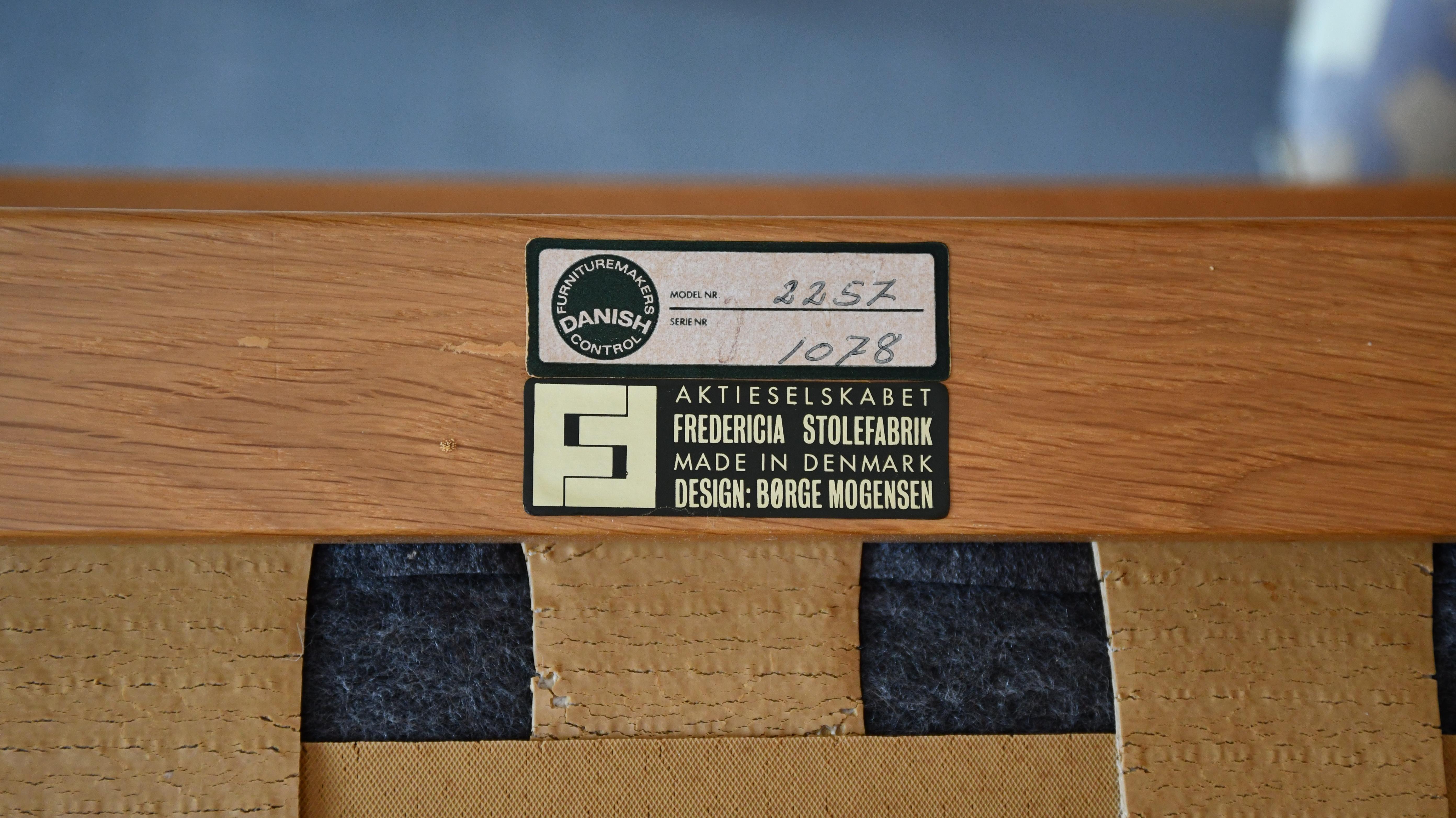 Paire de chaises longues en Oak 2257 de Børge Mogensen pour Fredericia Stolefabrik V en vente 2