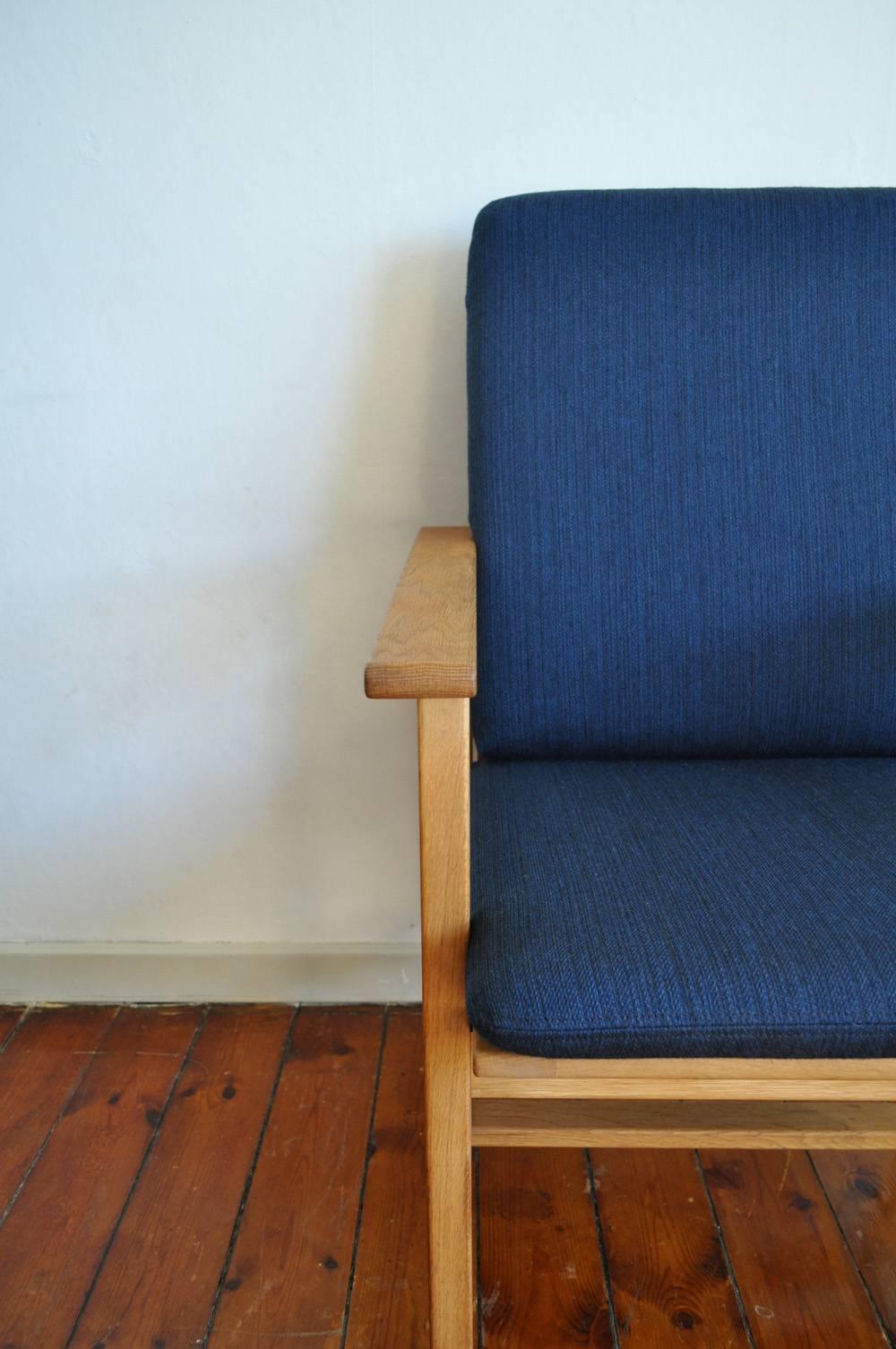 Scandinavian Modern Pair of Børge Mogensen Oak Lounge Chairs Model 2257 for Fredericia Stolefabrik For Sale