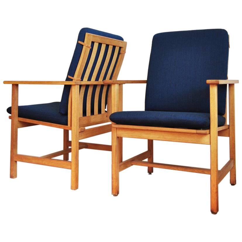 Pair of Børge Mogensen Oak Lounge Chairs Model 2257 for Fredericia Stolefabrik For Sale