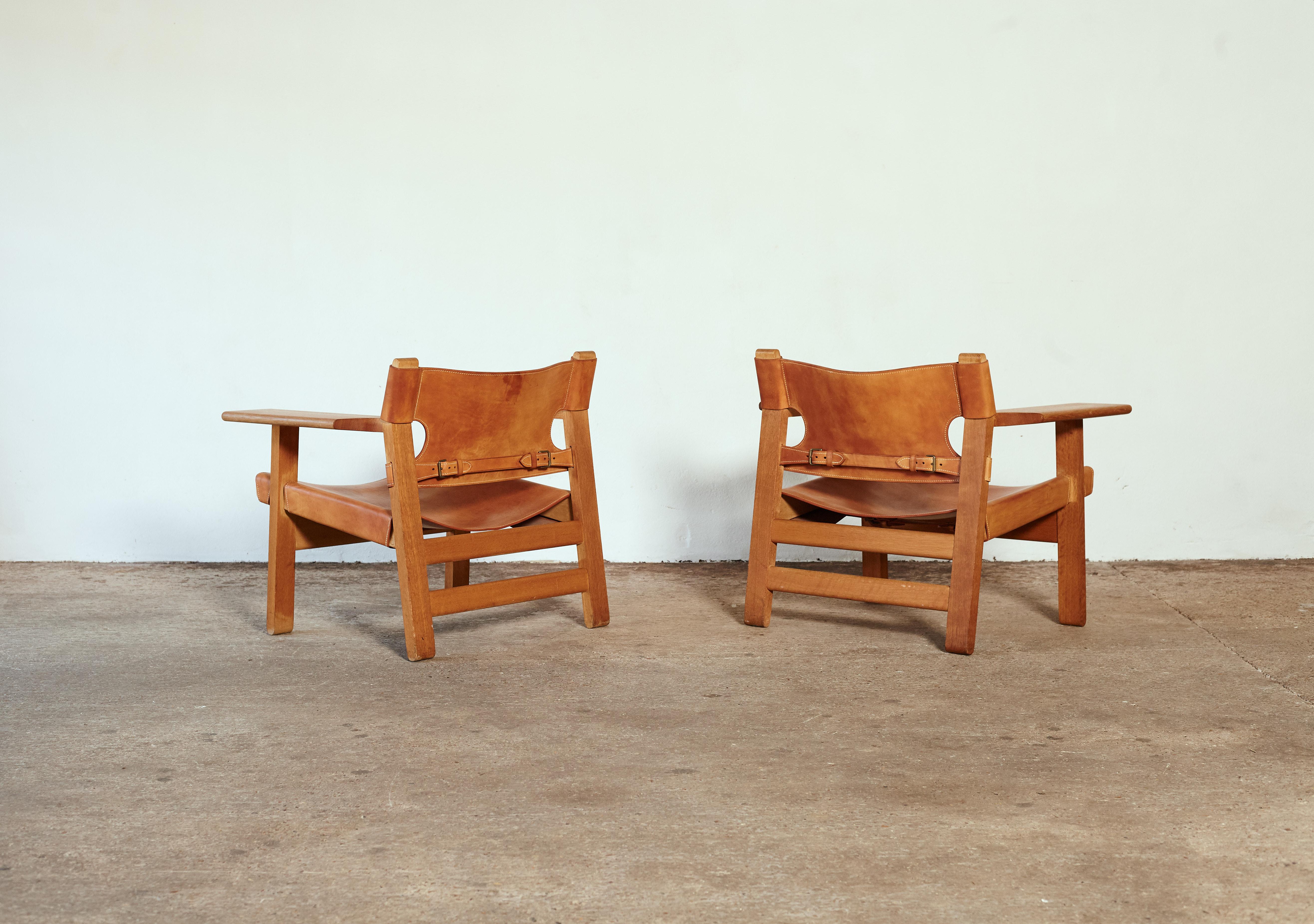 A lovely pair of Spanish chairs, in solid oak and gently patinated cognac leather, designed by Børge Mogensen for Fredericia Stolefabrik, Denmark, in 1958. Very good vintage condition. 





This item only ships to the US.