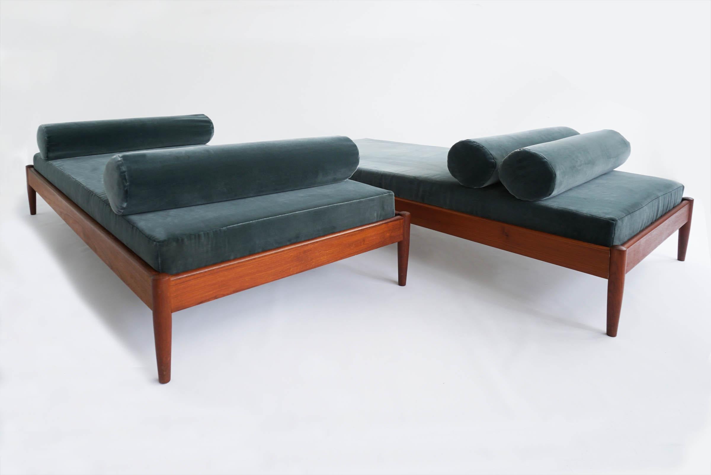 Mid-Century Modern Pair of Børge Mogensen Teak Day Beds