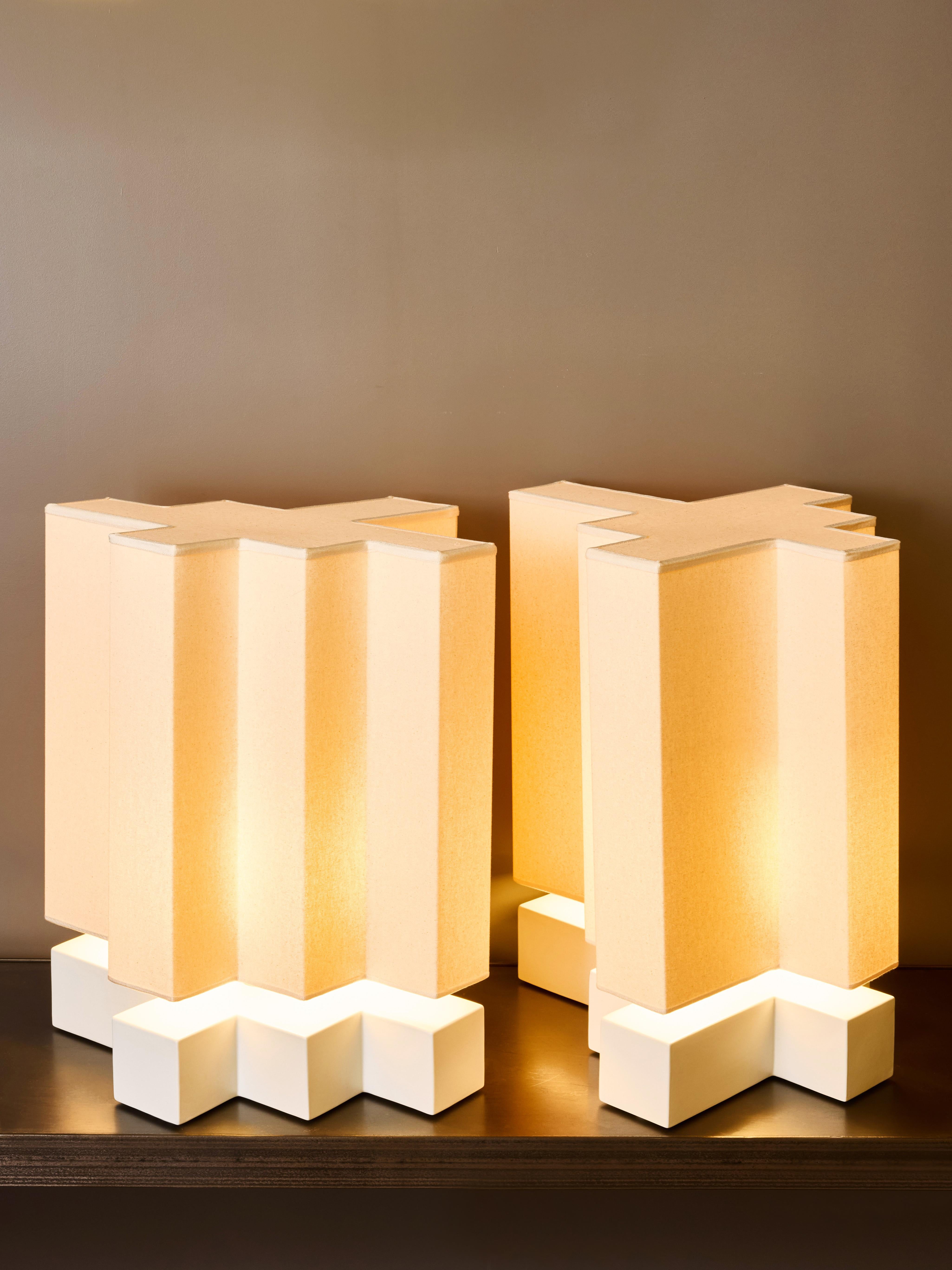 Coppia di lampade da tavolo in ceramica di Jenna Basso Pietrobon, Brick 02 fa parte del suo progetto più ampio 