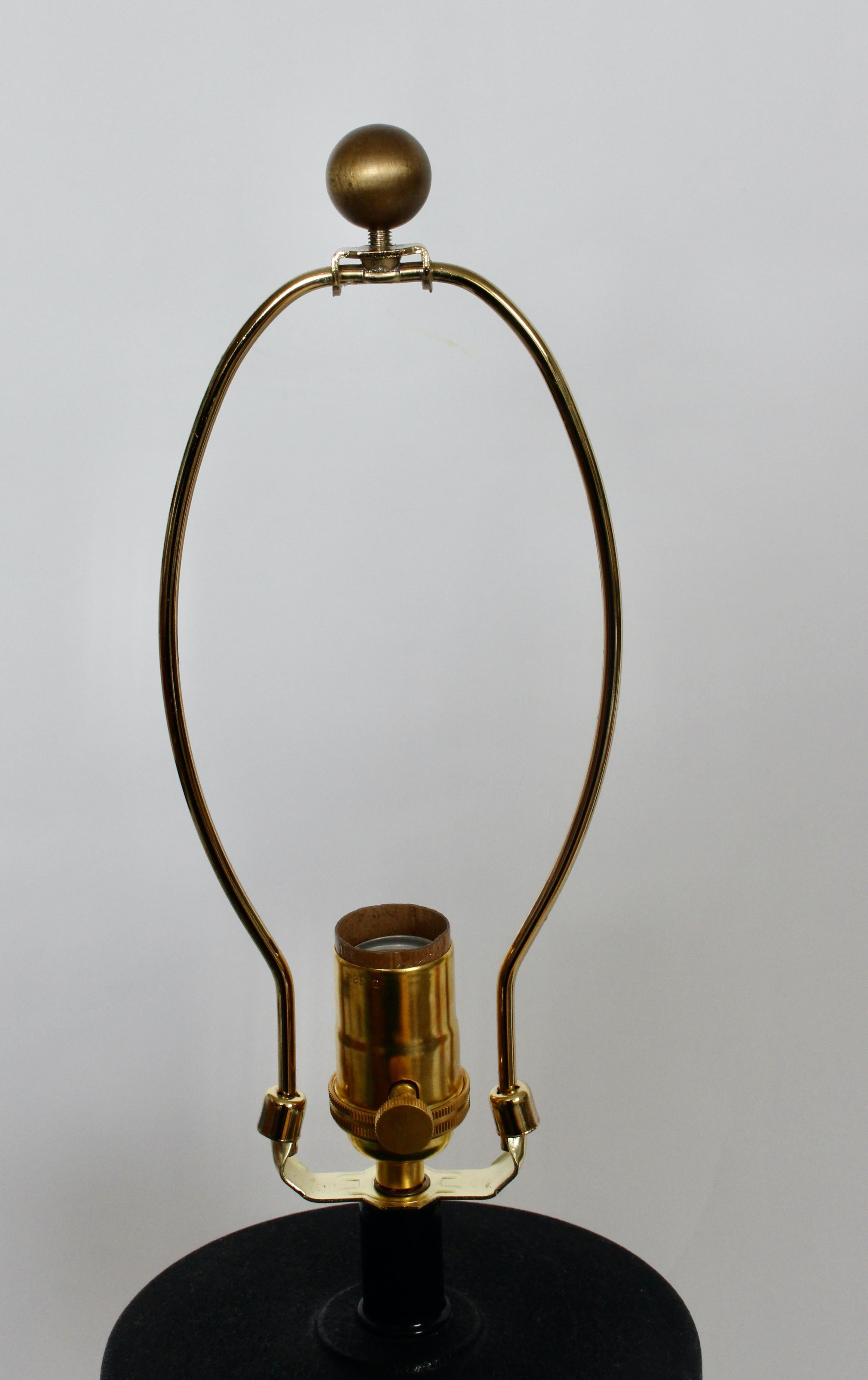 Paire de lampes de table en poterie de style Bruno Gambone à bandes brillantes et modernes en forme de sablier en vente 8