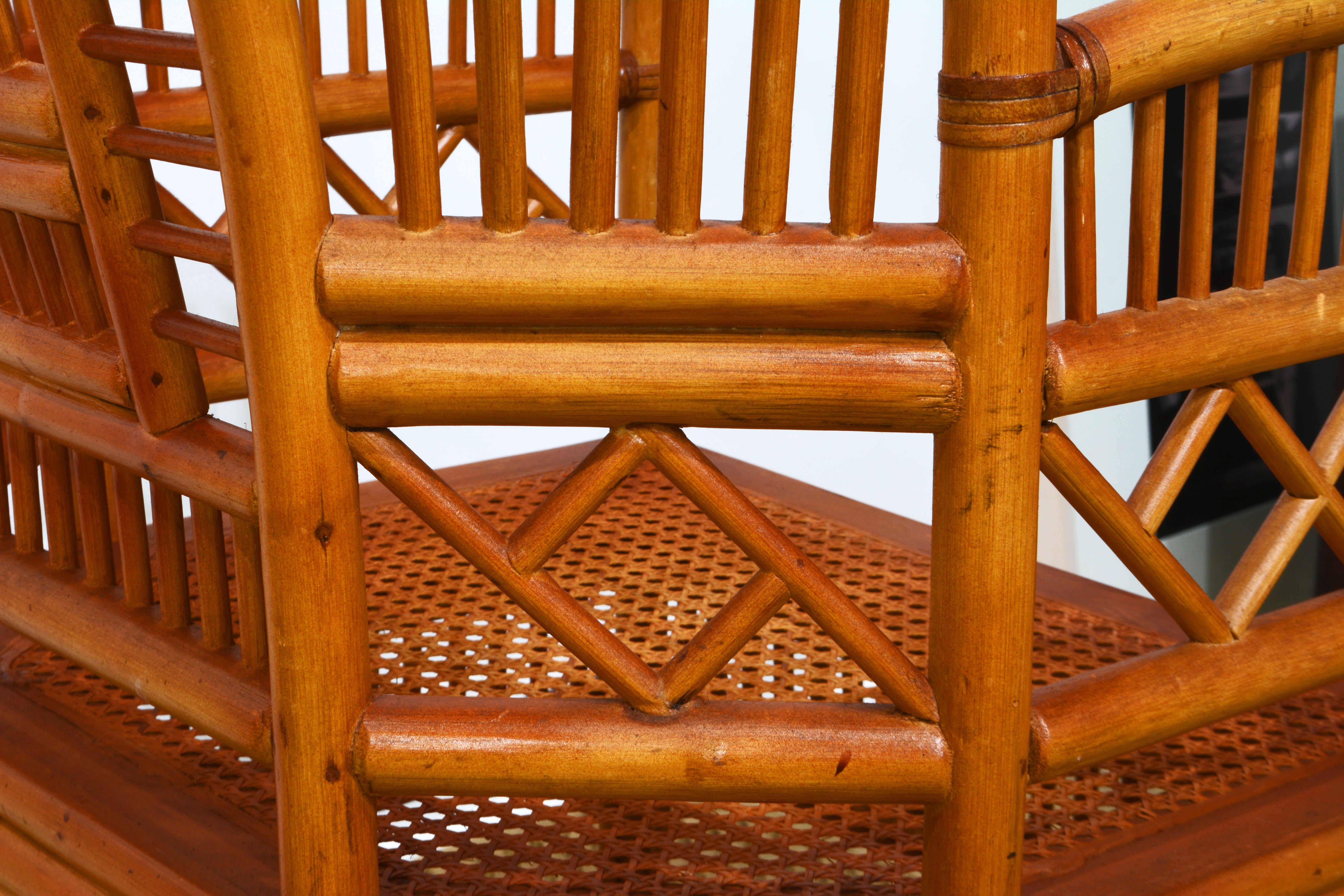 Paar Brighton Pavillion Style Chinoiserie-Sessel aus Rattan und Schilfrohr im Angebot 4