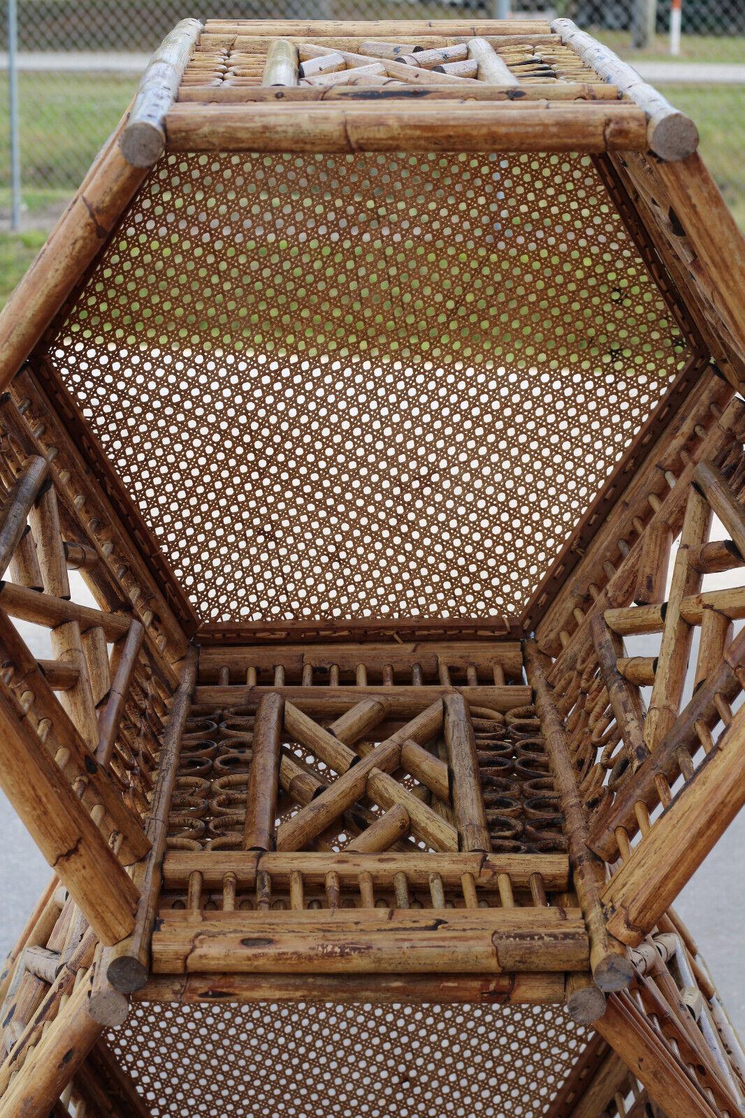 Paire de bases de tables de salle à manger hexagonales en bambou et canne de style Brighton en vente 1