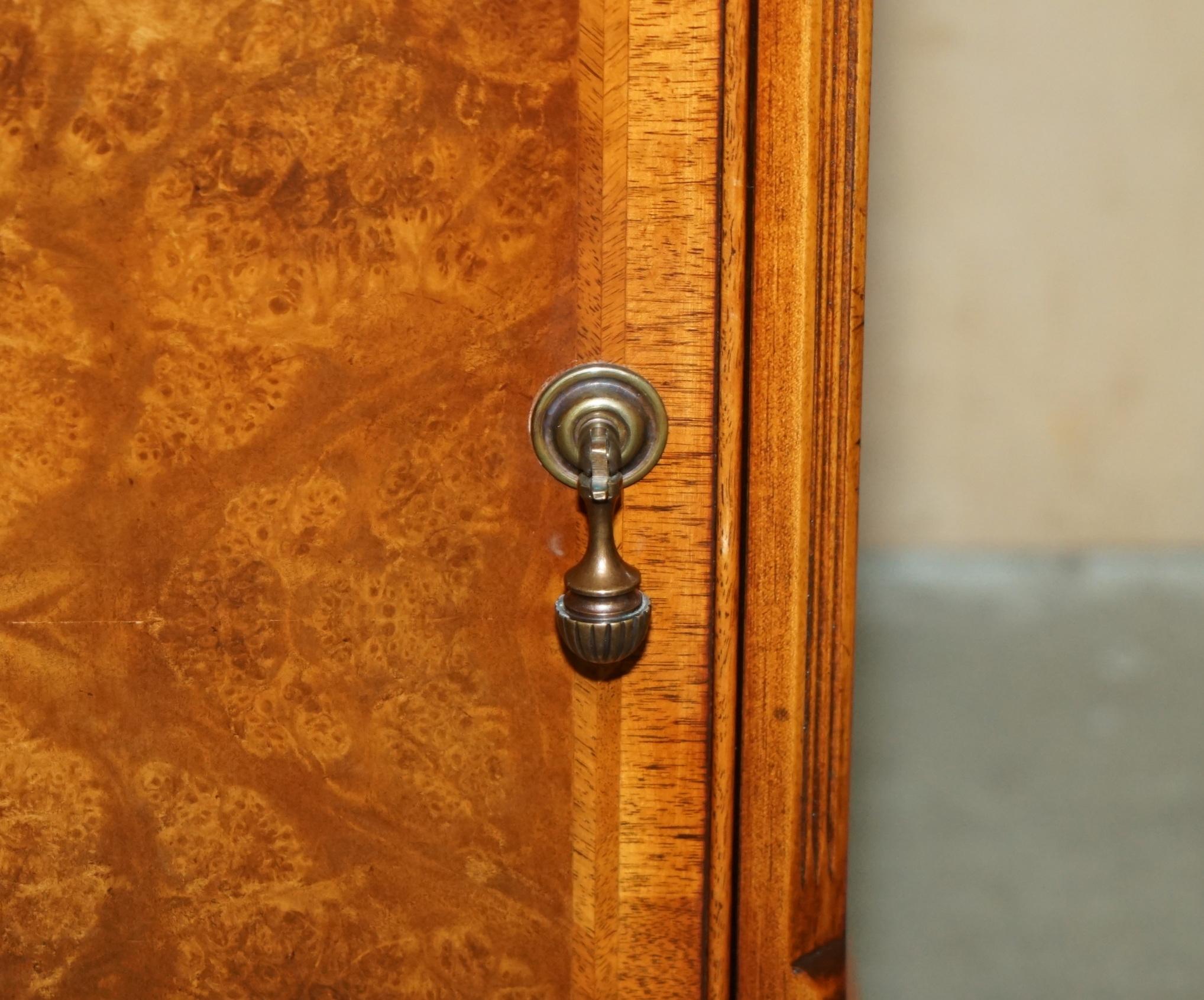 PAAR BRiGHTS OF NETTLEBED BURR WALNUT SEITENTISCH SIZED NIGHTSTANDS CUPBOARDS im Angebot 2