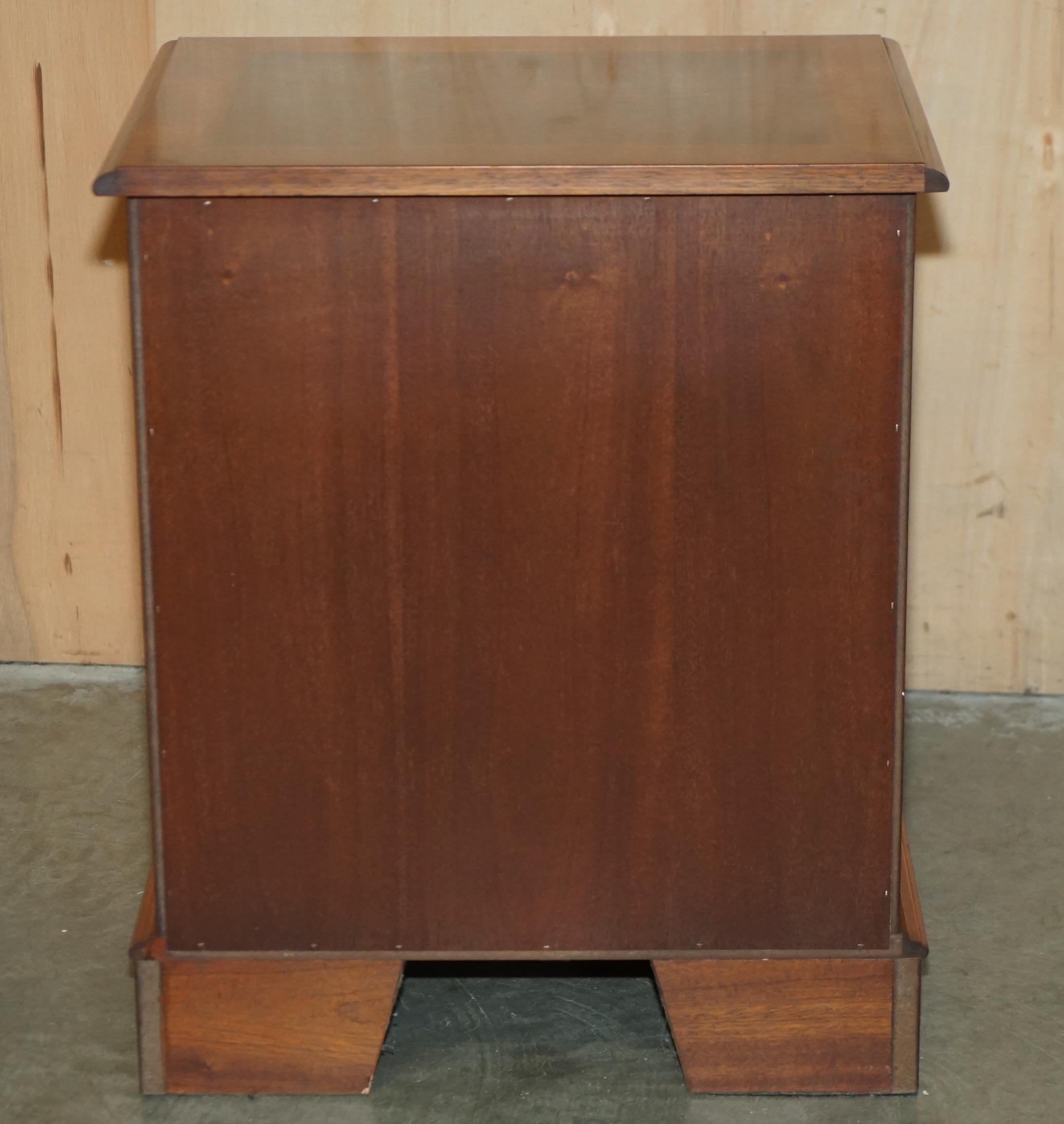 PAAR BRiGHTS OF NETTLEBED BURR WALNUT SEITENTISCH SIZED NIGHTSTANDS CUPBOARDS im Angebot 4