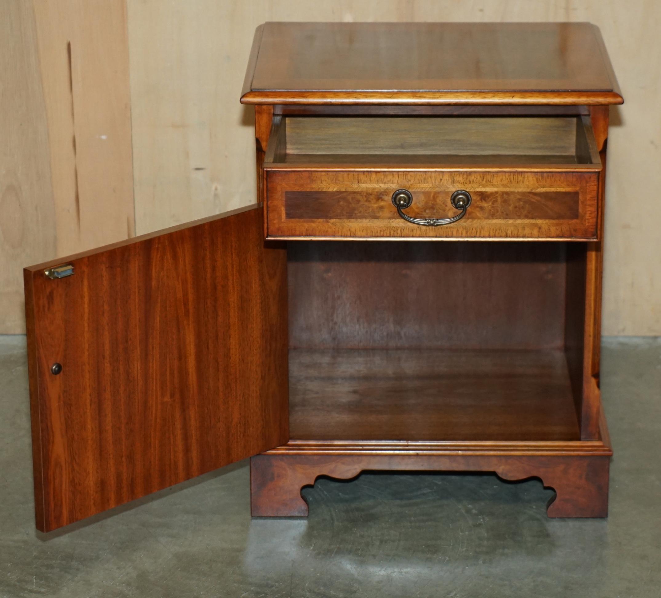 PAAR BRiGHTS OF NETTLEBED BURR WALNUT SEITENTISCH SIZED NIGHTSTANDS CUPBOARDS im Angebot 6
