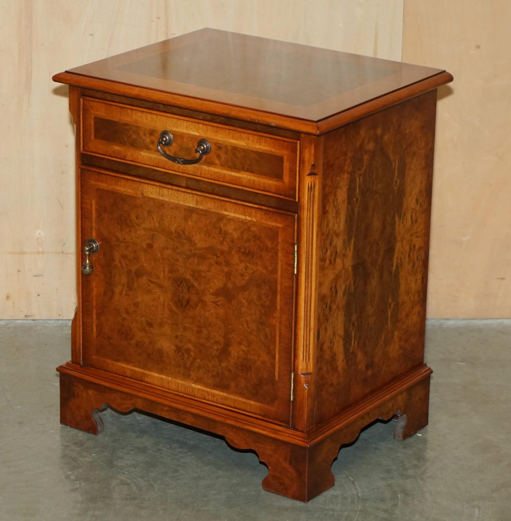 PAAR BRiGHTS OF NETTLEBED BURR WALNUT SEITENTISCH SIZED NIGHTSTANDS CUPBOARDS im Angebot 10