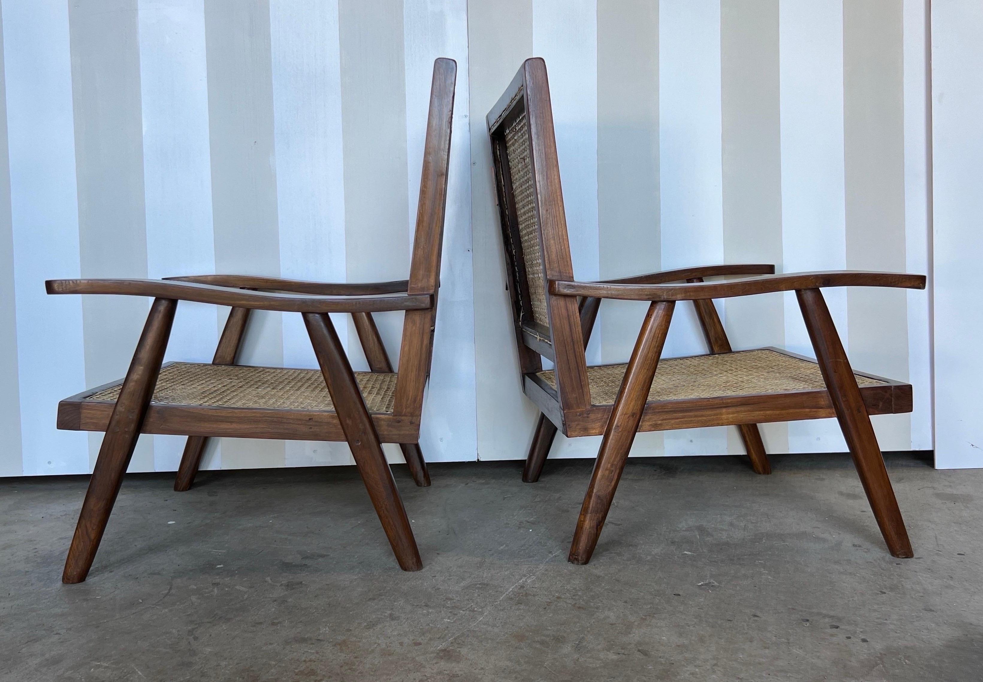 20ième siècle Paire de fauteuils d'époque British Colonial Deco en vente