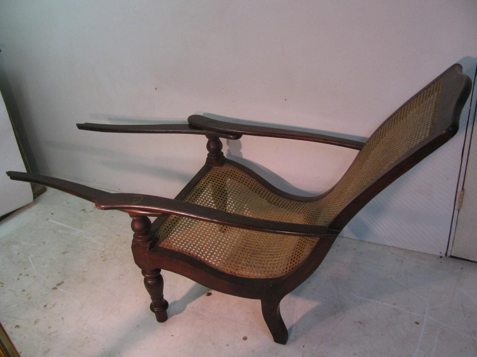 Vannerie Paire de chaises longues / Plantation British Colonial du milieu du siècle en vente