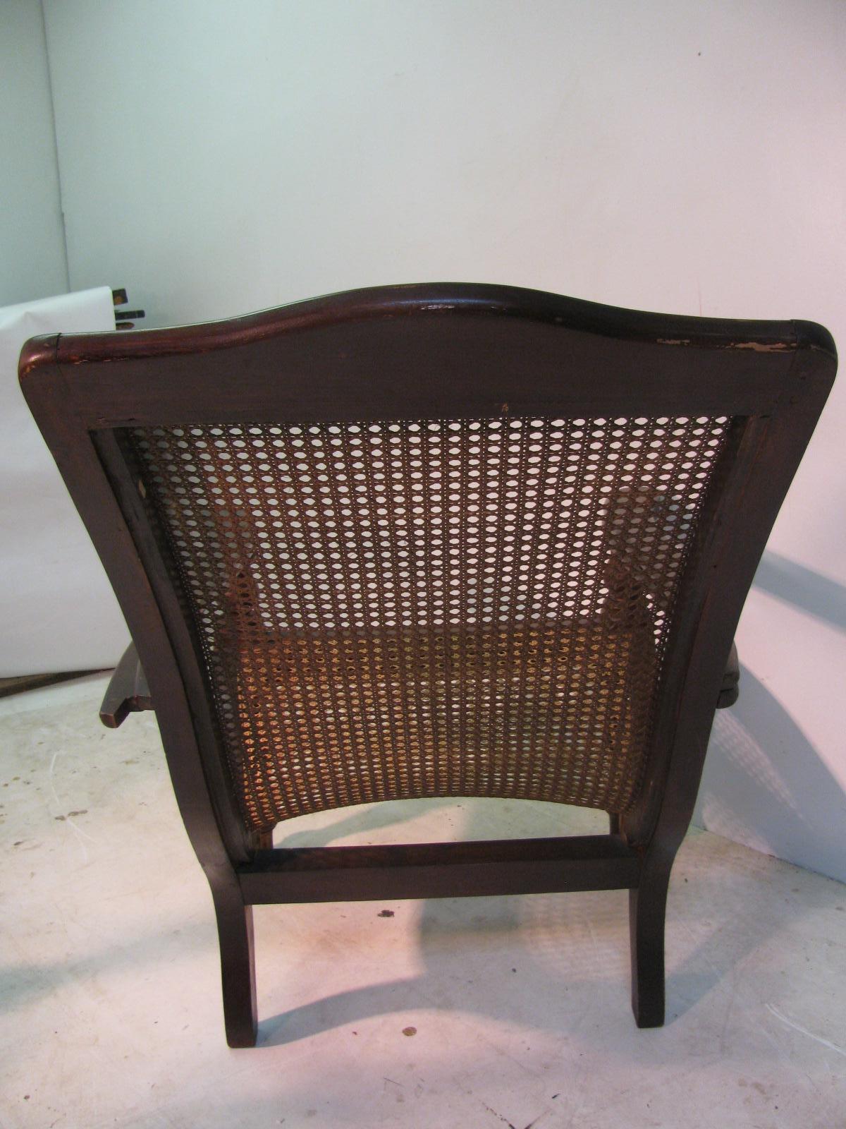 Canne Paire de chaises longues / Plantation British Colonial du milieu du siècle en vente