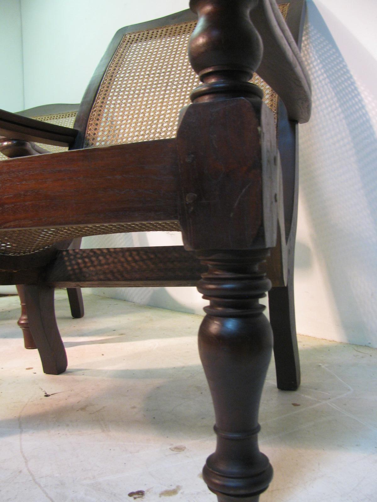 Paire de chaises longues / Plantation British Colonial du milieu du siècle en vente 1