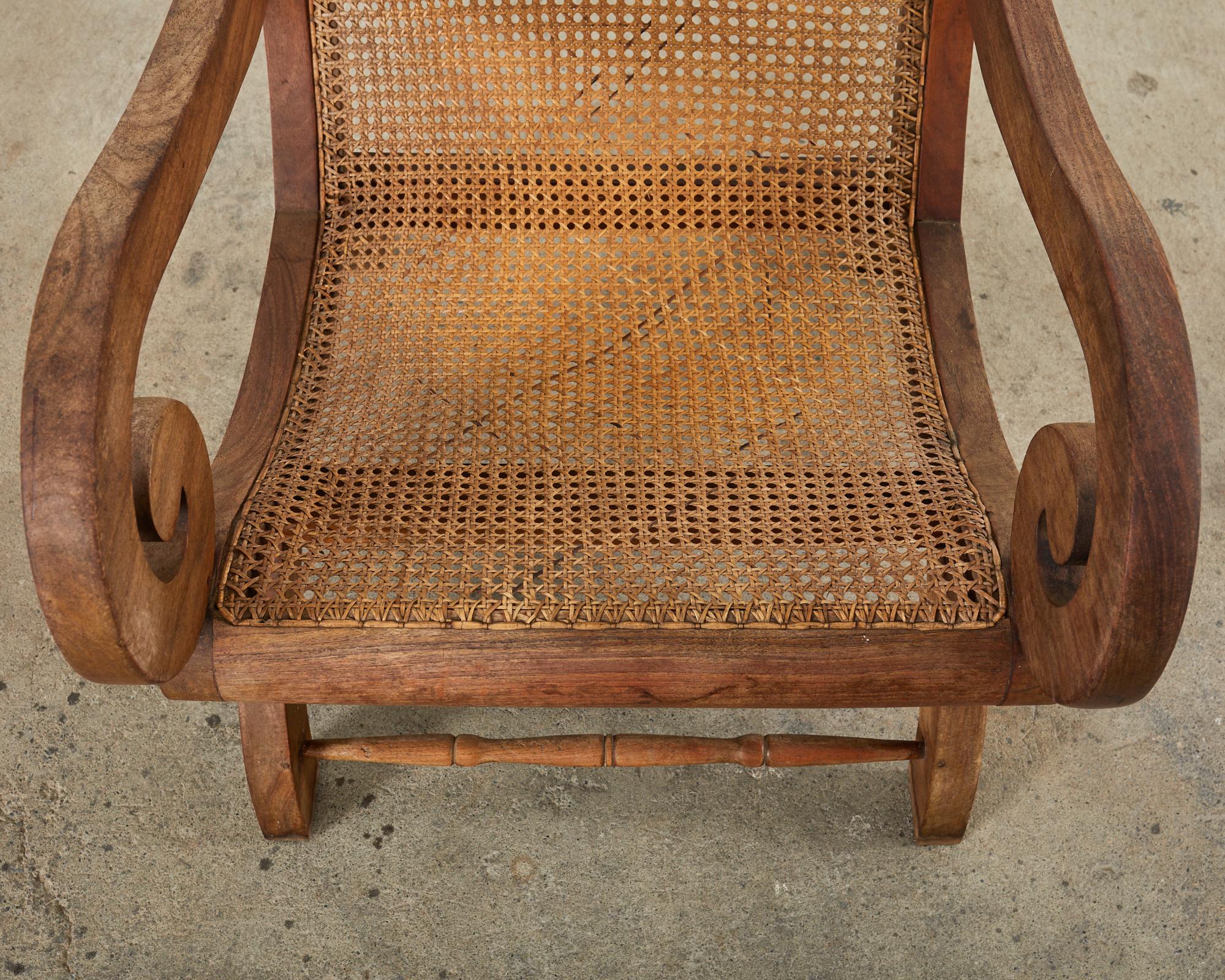 Paire de chaises longues de Plantation de style British Colonial avec ottomans  en vente 10