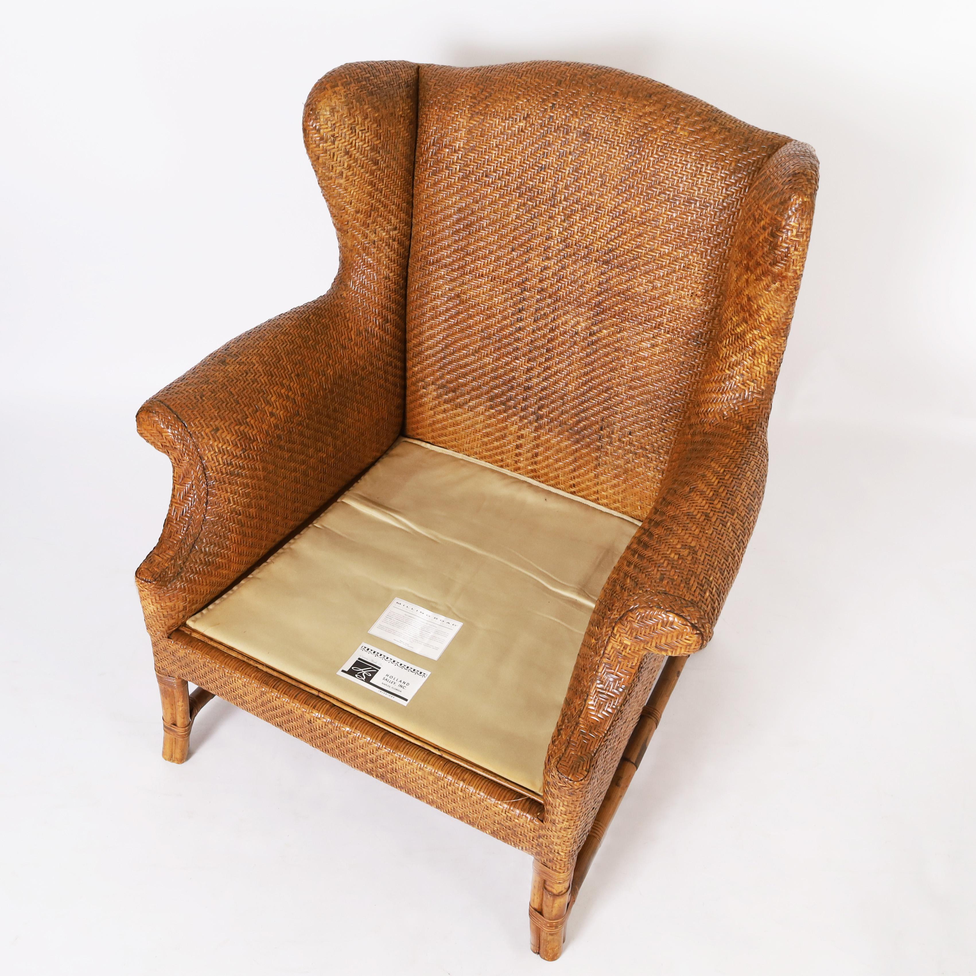 Paire de fauteuils à dossier large de style British Colonial par Baker 2