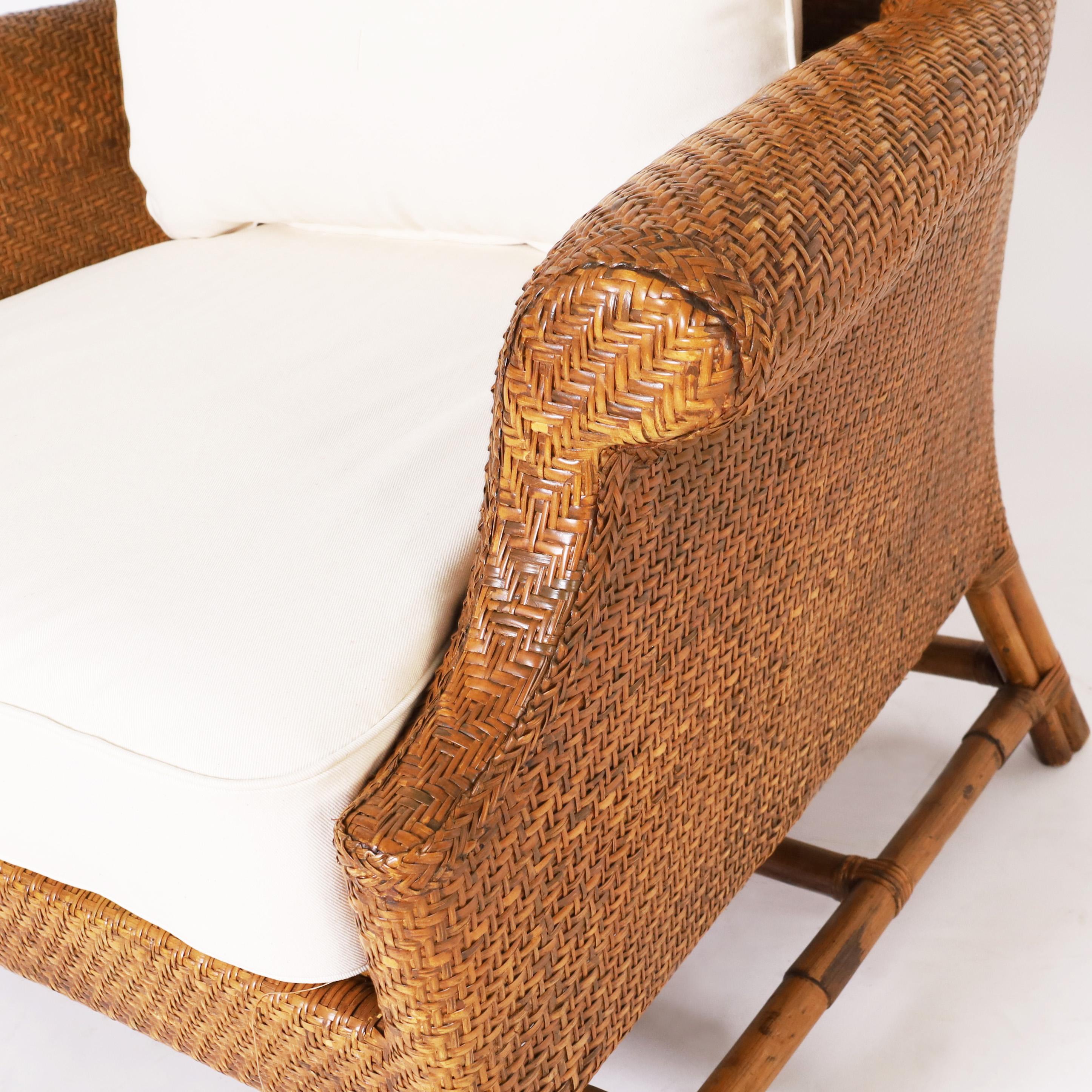 Bambou Paire de fauteuils à dossier large de style British Colonial par Baker