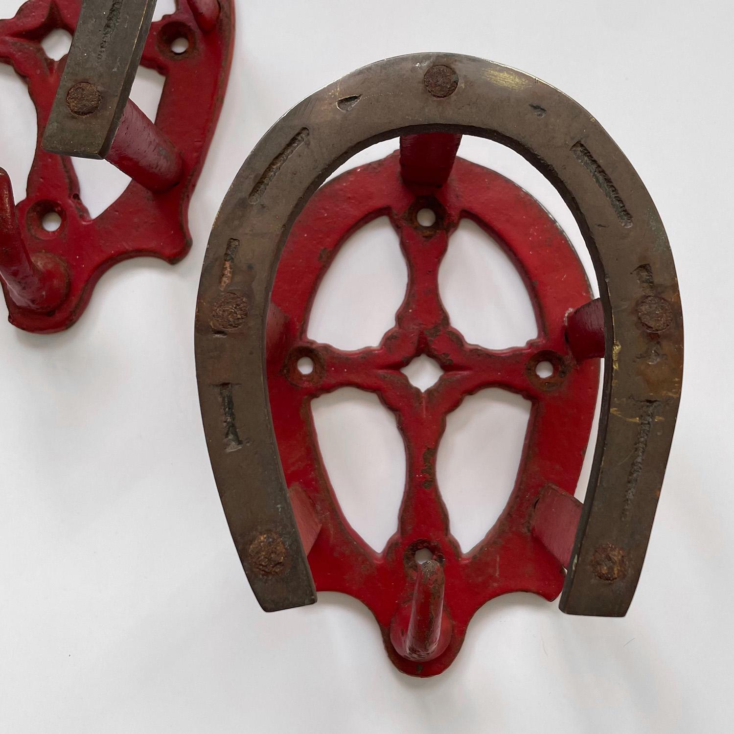 Pair of British Equestrian Red Horseshoe Wall Hooks In Good Condition For Sale In Los Angeles, CA