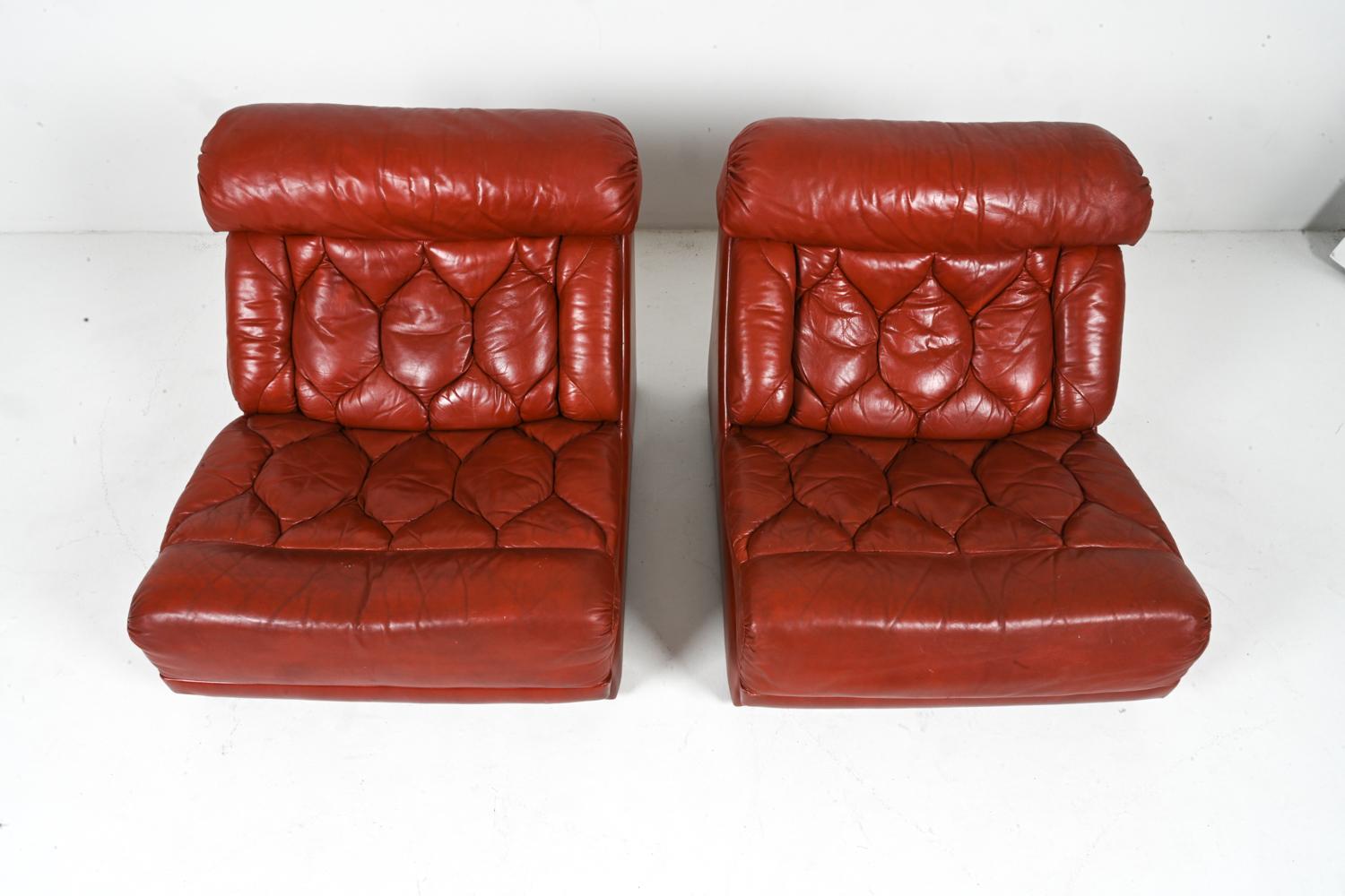 Pair of British Space Age Modular Leather Lounge Chairs by Tetrad In Good Condition For Sale In Norwalk, CT