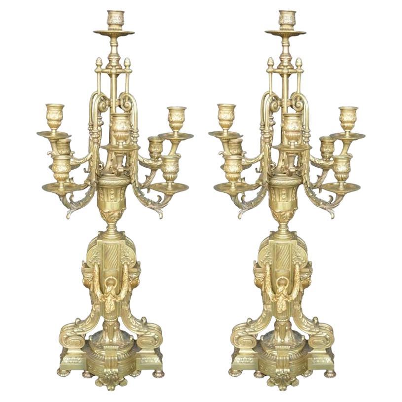 Paire de candélabres en bronze du 19e siècle en vente