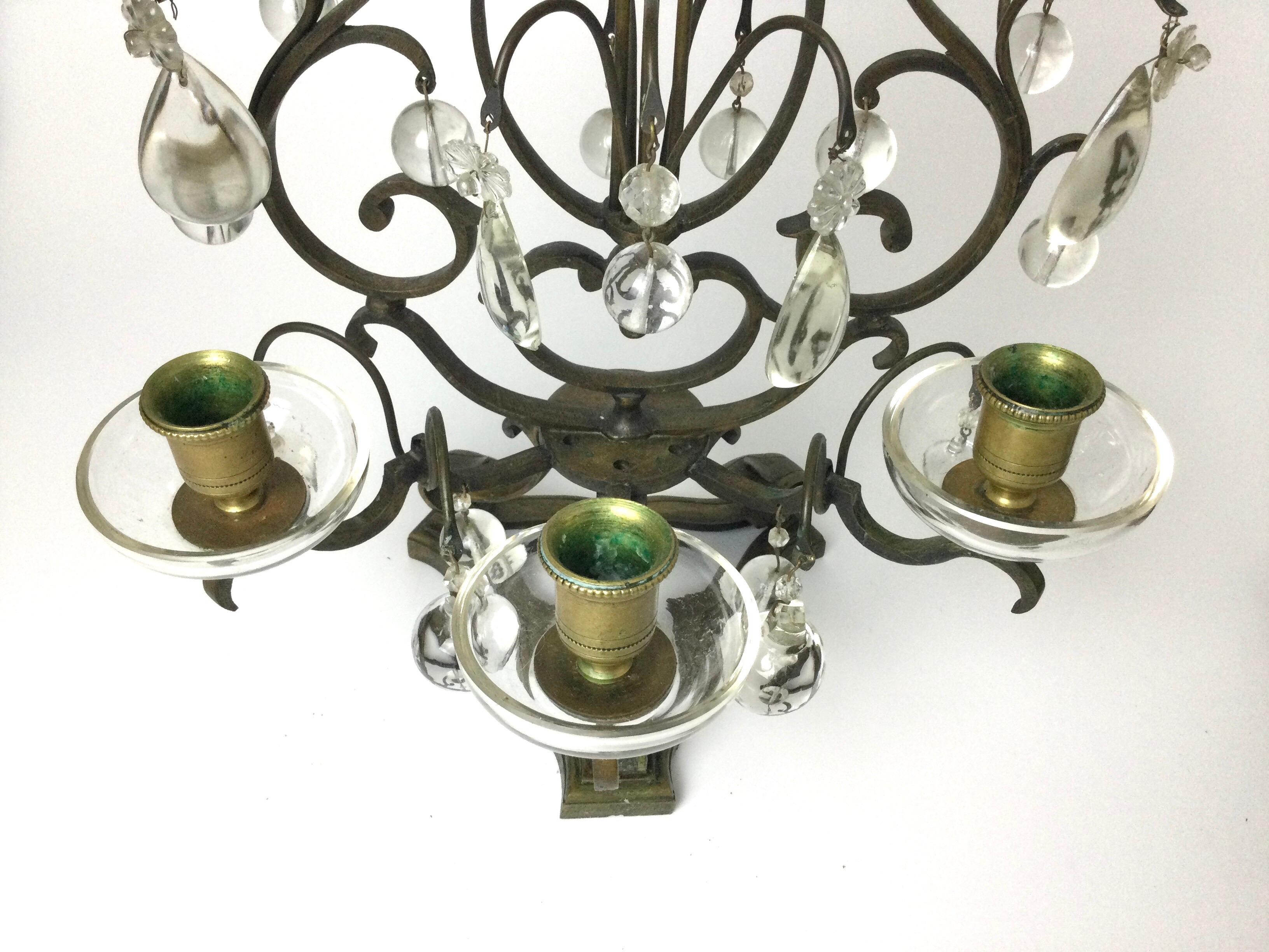 Bronze Paire de candélabres en forme de lyre en bronze et cristal en vente