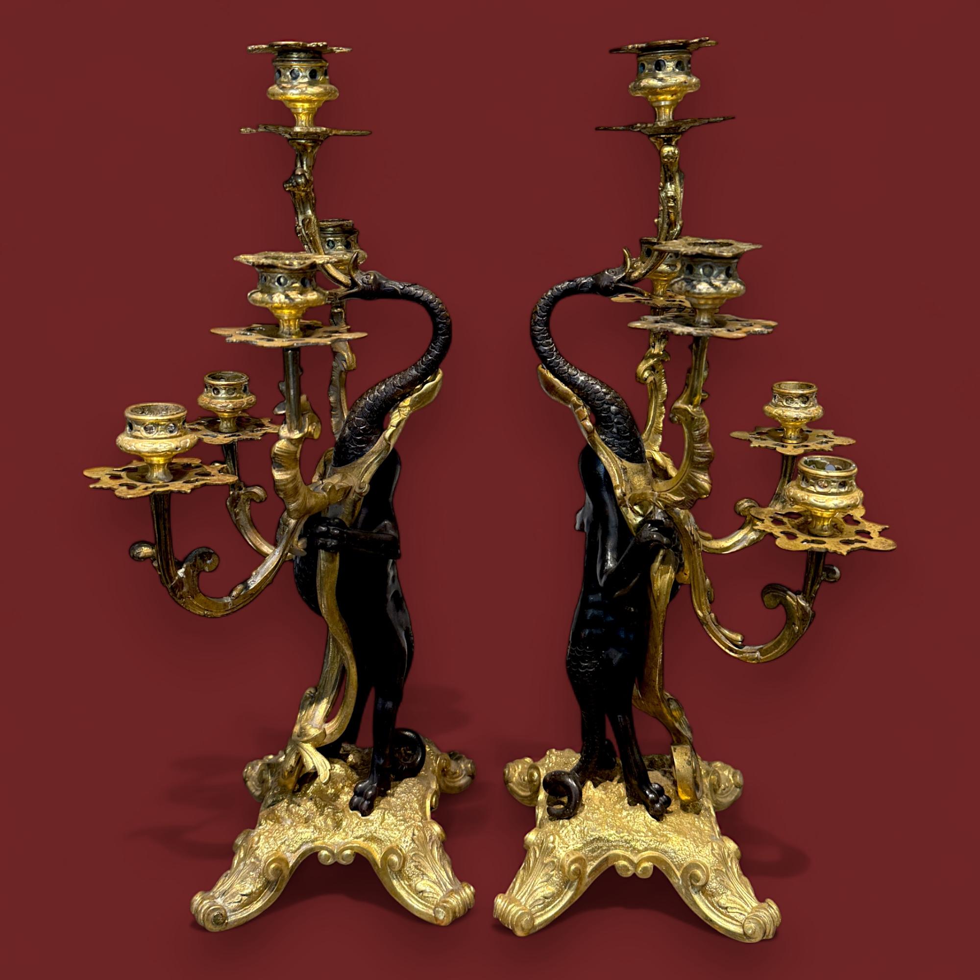 Pareja de candelabros de bronce y dorado, Francia, S. XIX Napoleón III en venta
