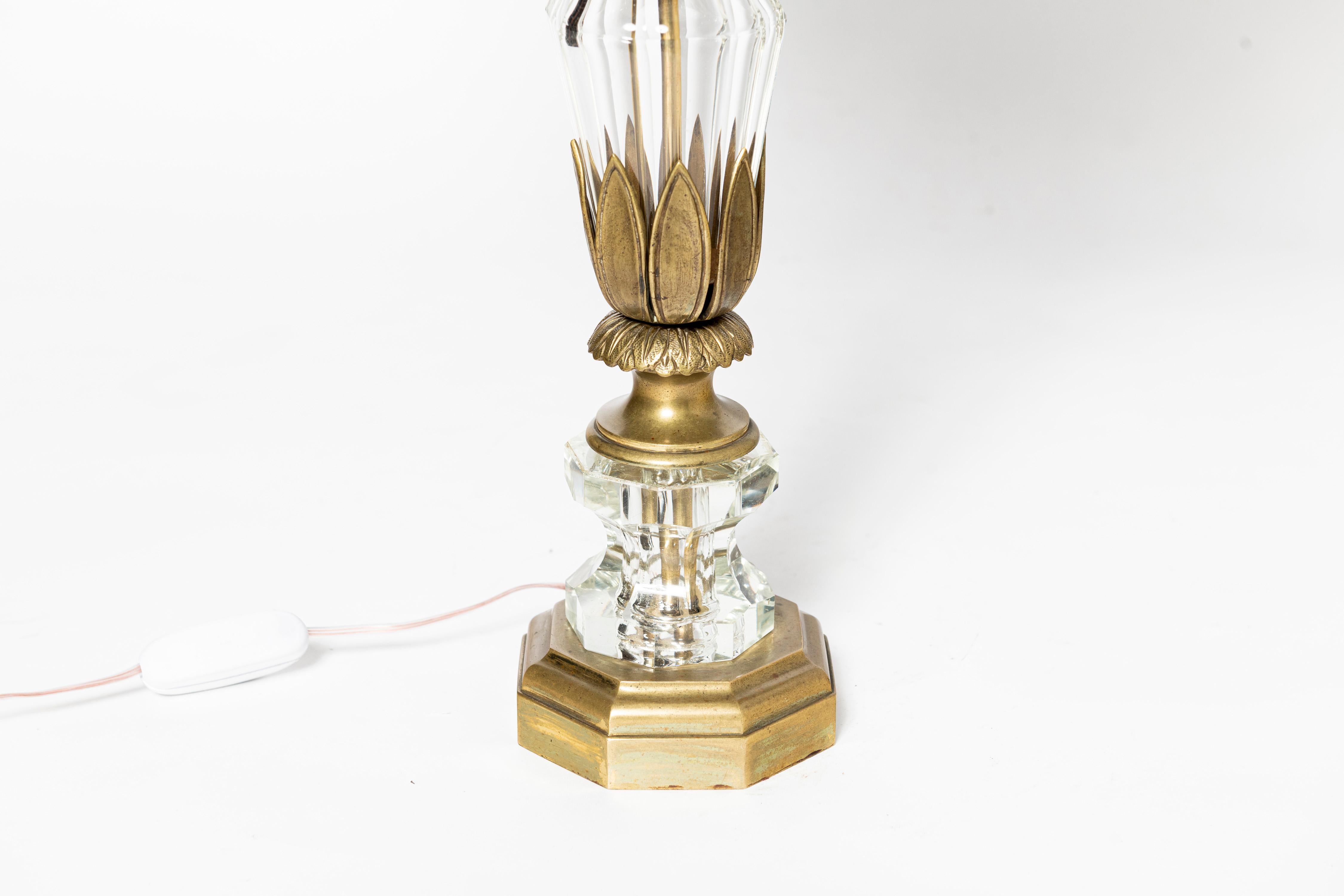 Pair of Bronze and Glass Table Lamps Maison Jansen, France, circa 1940. In Good Condition For Sale In Buenos Aires, Buenos Aires