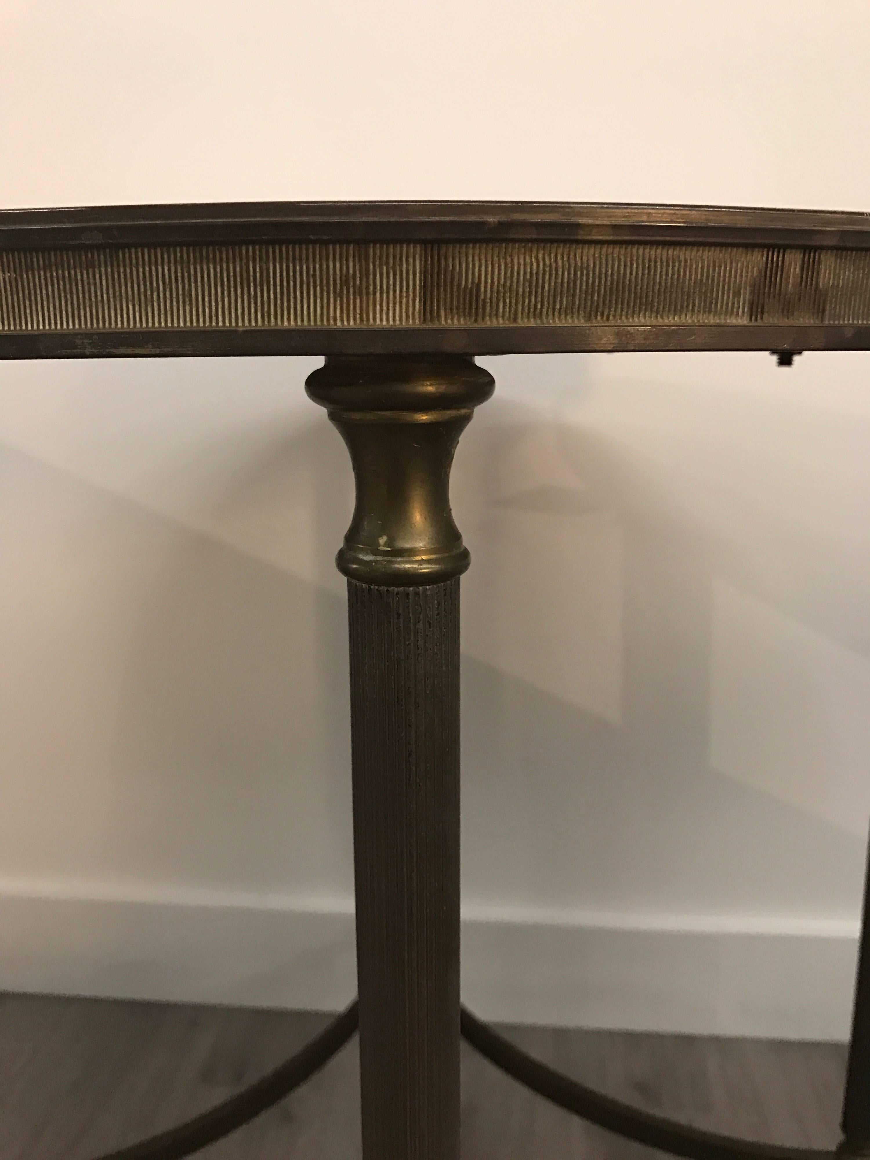 Pair of Bronze and Marble Round Neoclassical End Side Tables In Excellent Condition In West Hartford, CT