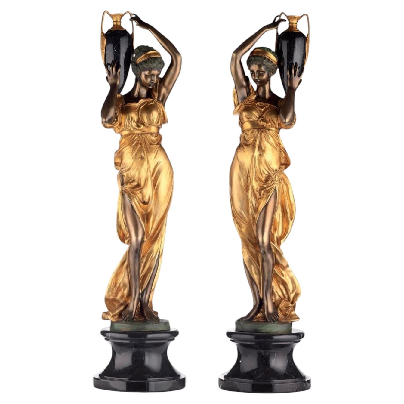 Coppia di sculture in bronzo e marmo "Ragazza con anfora" 21° secolo H. 113
