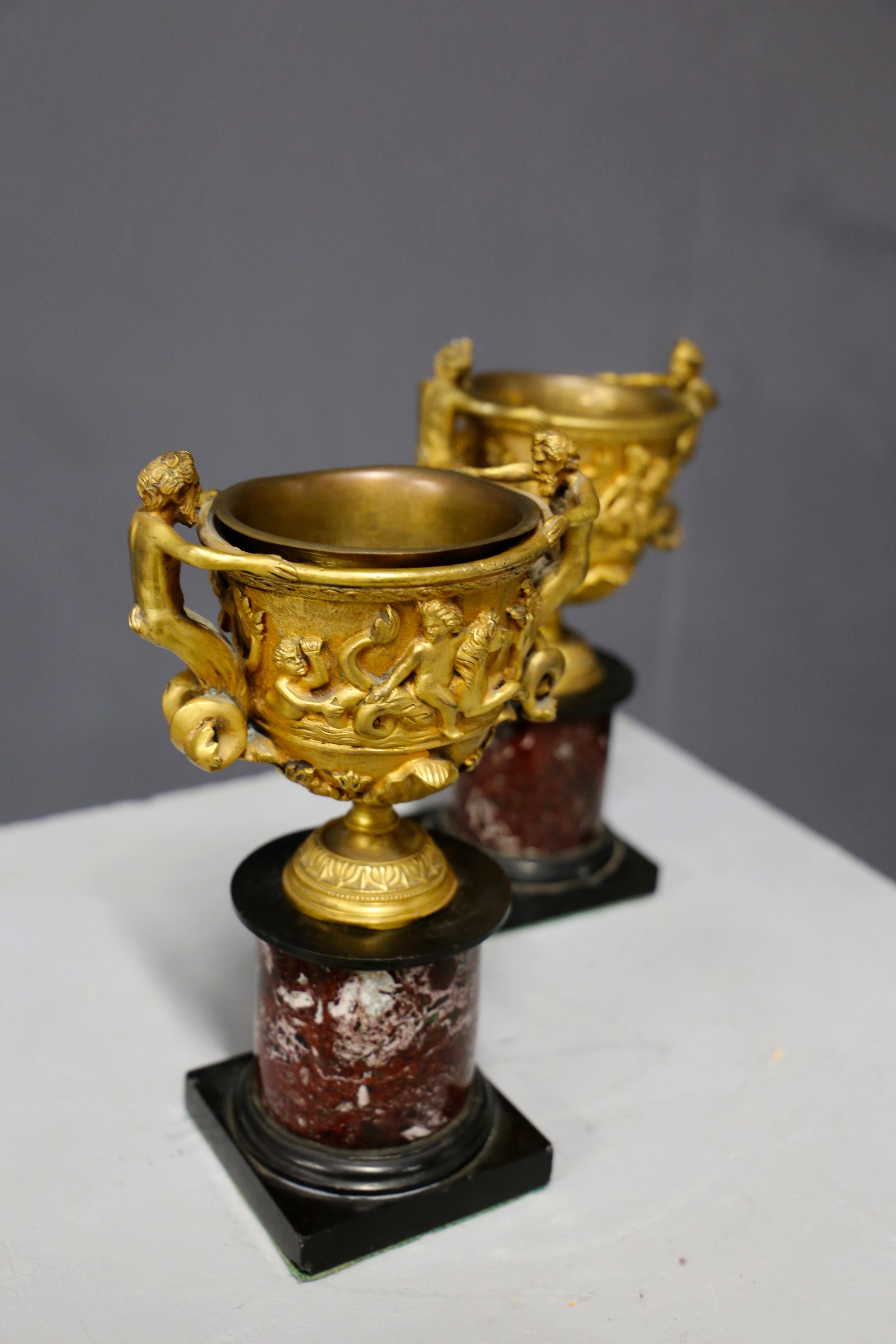 Pair of Bronze and Napoleon III Marble Cups In Good Condition In Milano, IT