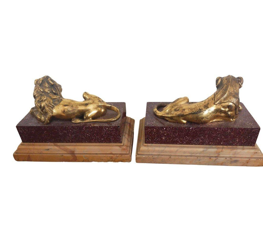 Coppia di leoni in bronzo e porfido. ULTERIORI FOTO, INFORMAZIONI SUL LOTTO E INFORMAZIONI SULLA SPEDIZIONE POSSONO ESSERE RICHIESTE INVIANDO UN'E-MAIL.

Tag: Coppia di leoni in bronzo e porfido. Pareggia di leoni di bronzo e di bronzo. Coppia di