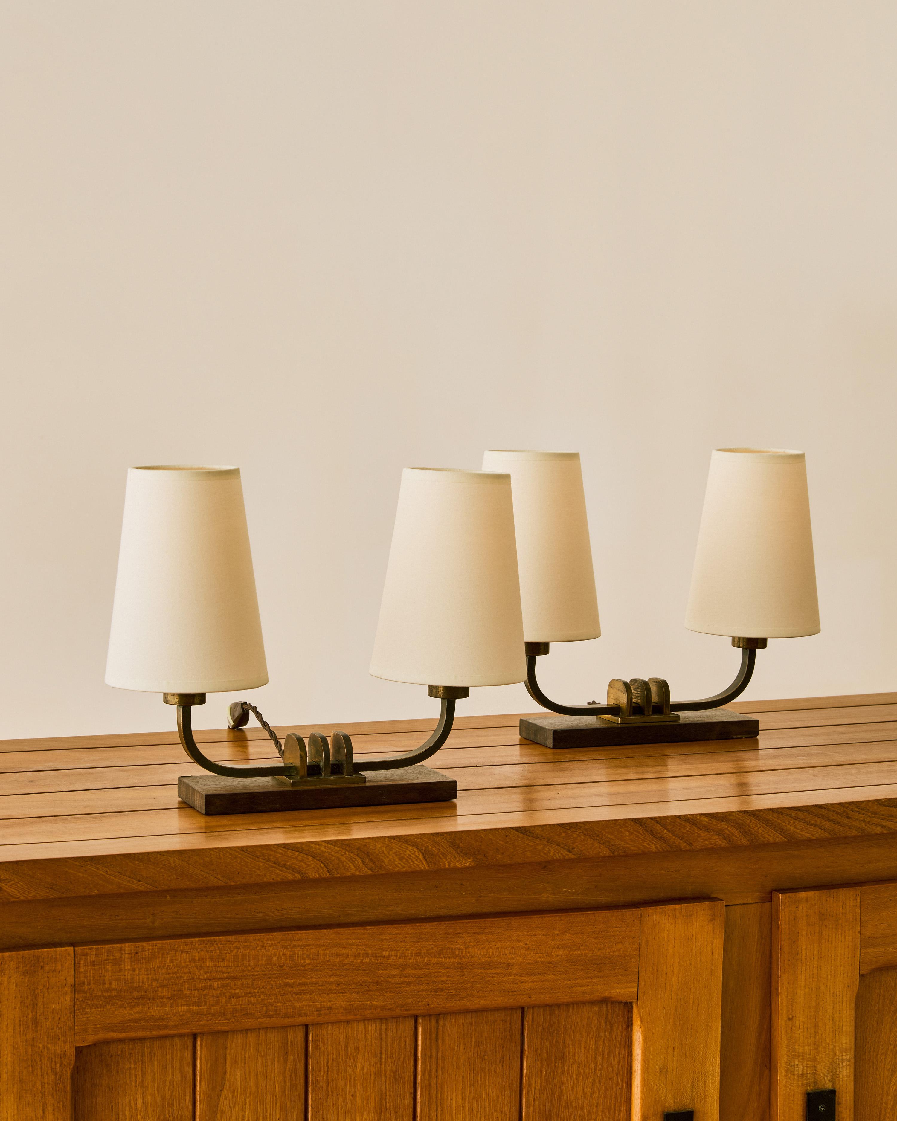 Pair of Bronze and Rosewood French Table Lamps For Sale 1