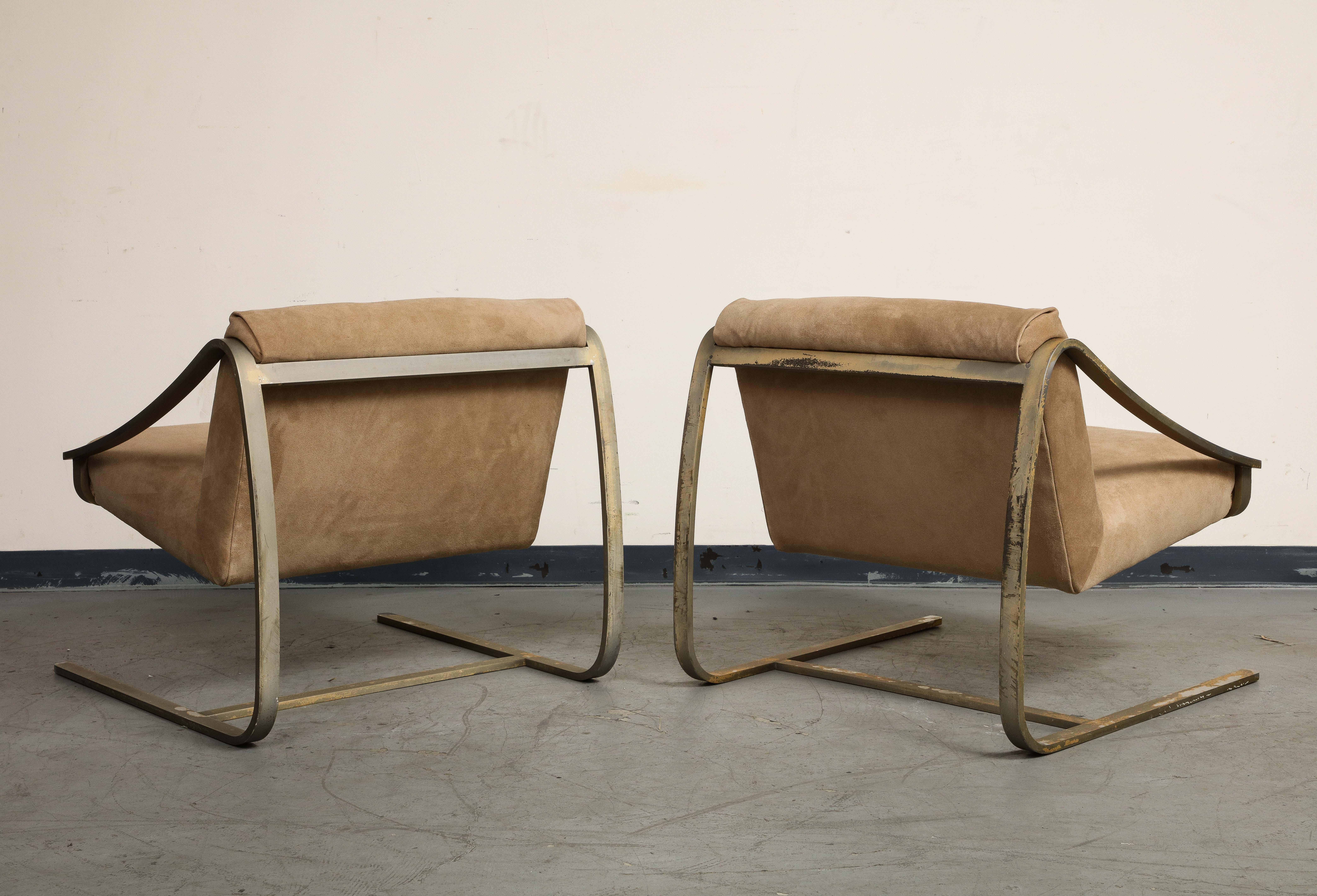 Pair of Bronze and Suede Modernist Lounge Chairs, circa 1965 For Sale 4