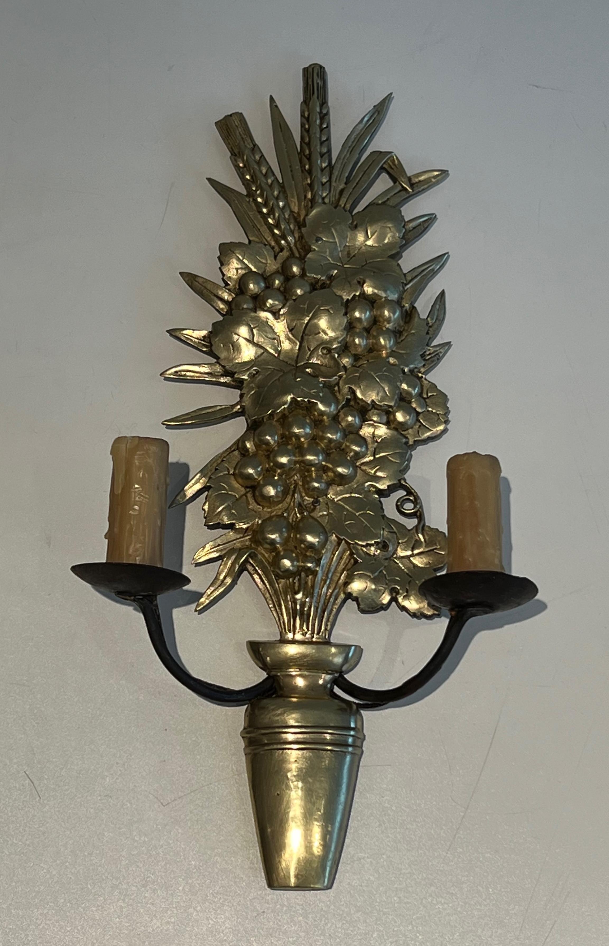 Pareja de apliques de bronce y hierro forjado que representan un frutero en Bueno estado para la venta en Marcq-en-Barœul, Hauts-de-France