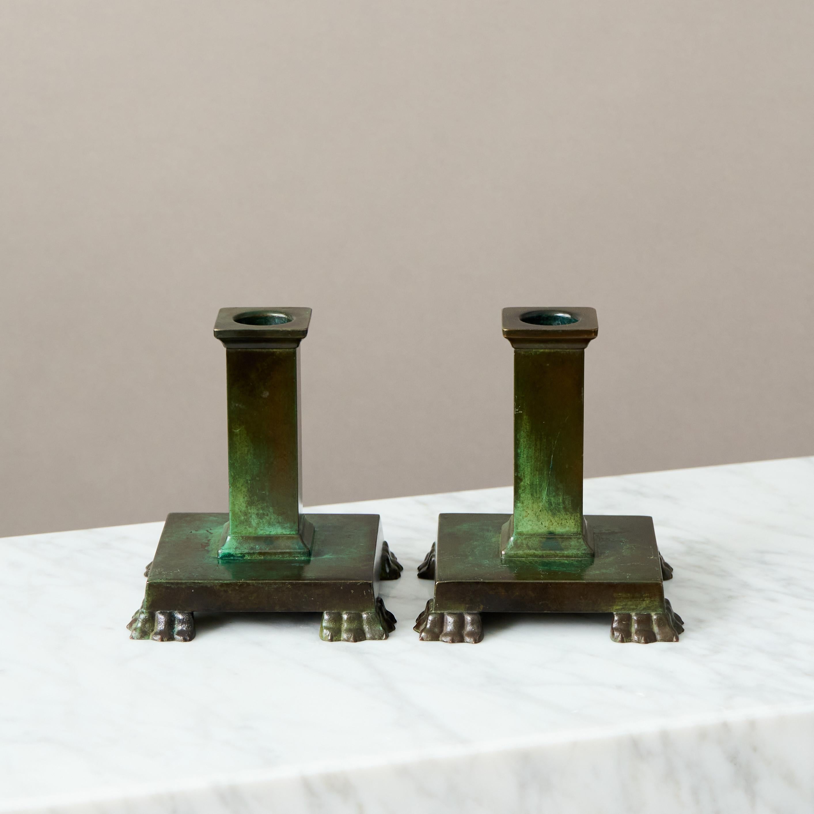 Art Déco Pair of Bronze Art Deco Candlesticks by GAB Guldsmedsaktiebolaget, Sweden, 1930s in vendita