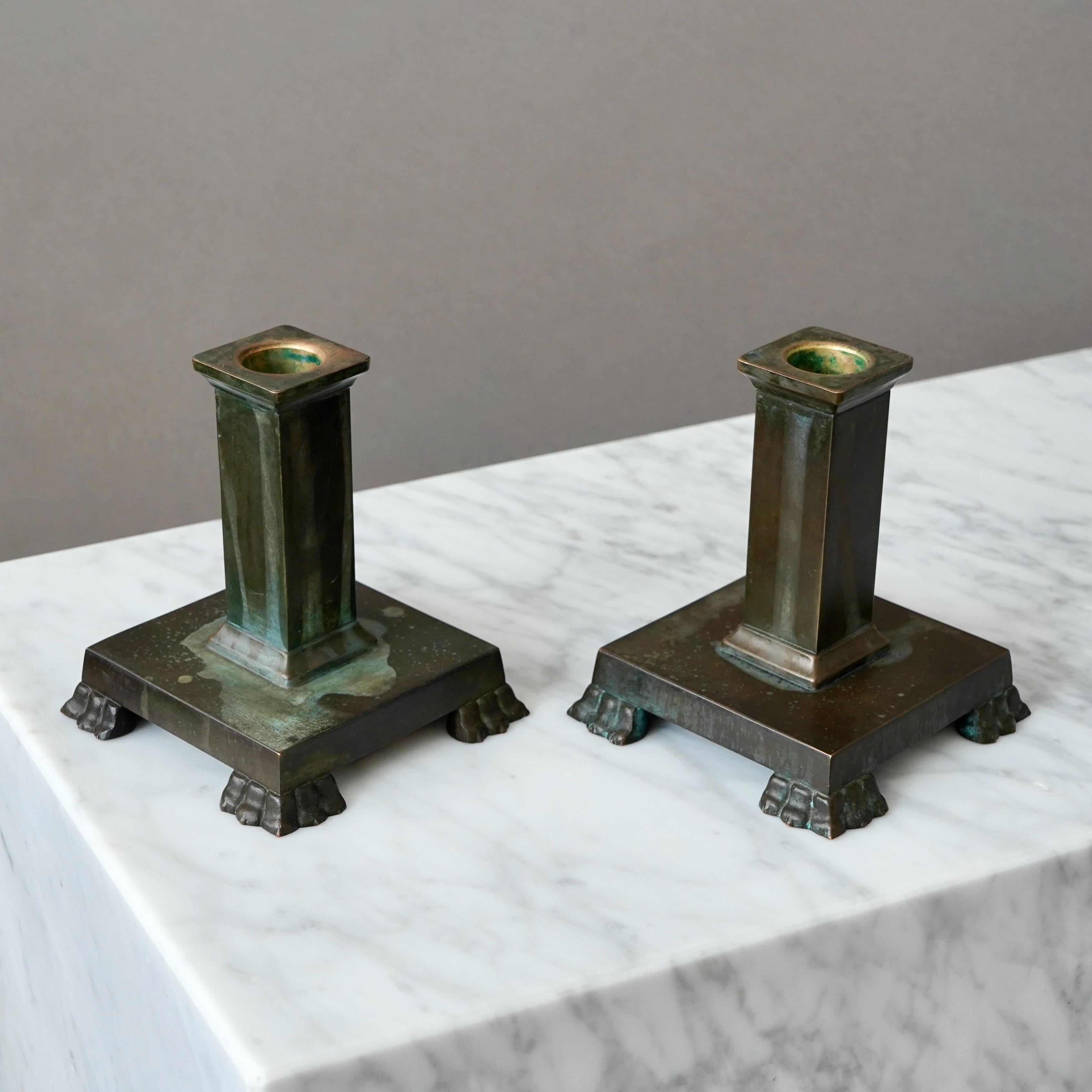 Coppia di candelieri Art Deco in bronzo di GAB Guldsmedsaktiebolaget, Svezia, anni '30 in vendita 1