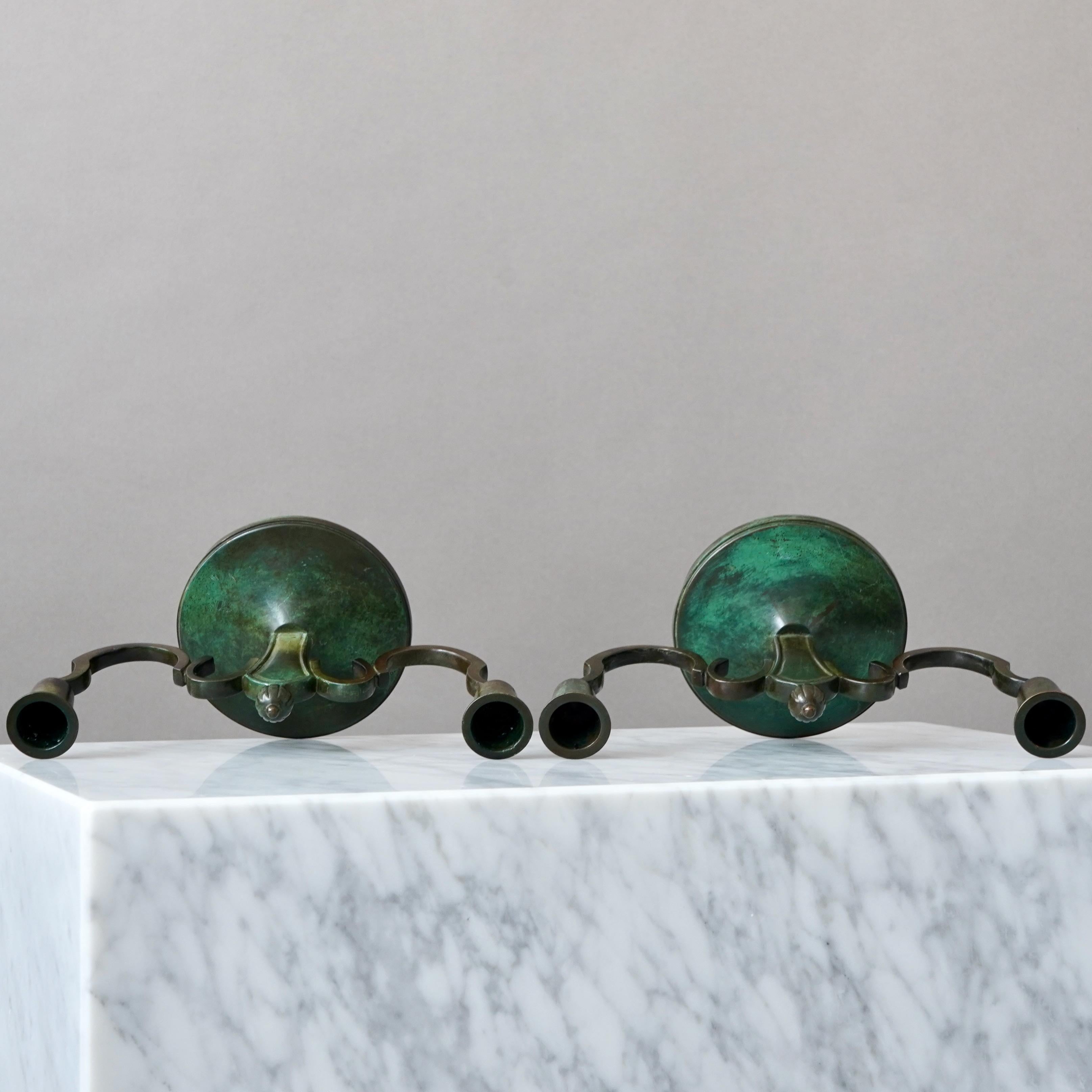 Coppia di candelieri Art Deco in bronzo di GAB Guldsmedsaktiebolaget, Svezia, anni '30 in vendita 1