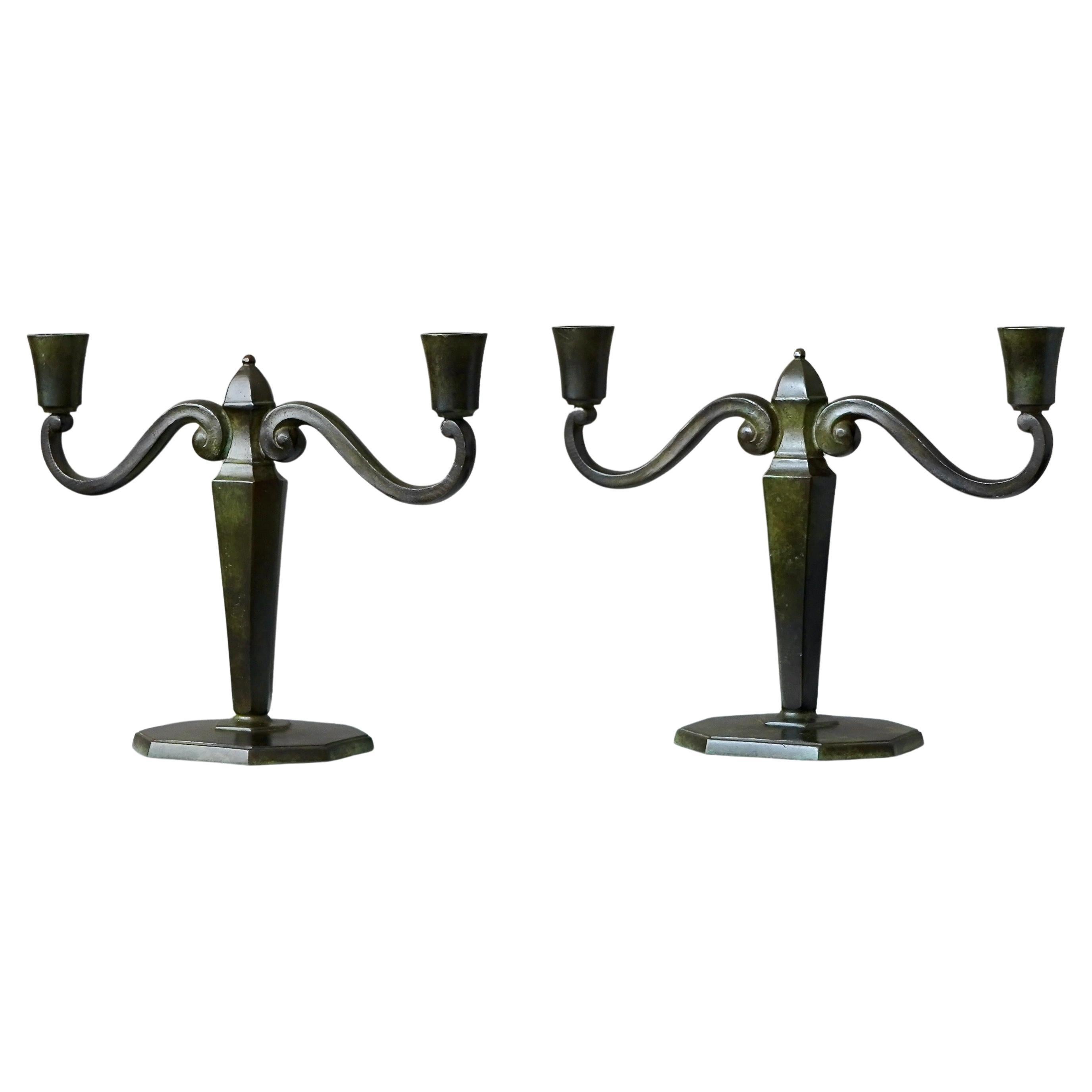Paire de chandeliers Art déco en bronze par GAB Guldsmedsaktiebolaget, Suède, années 1930
