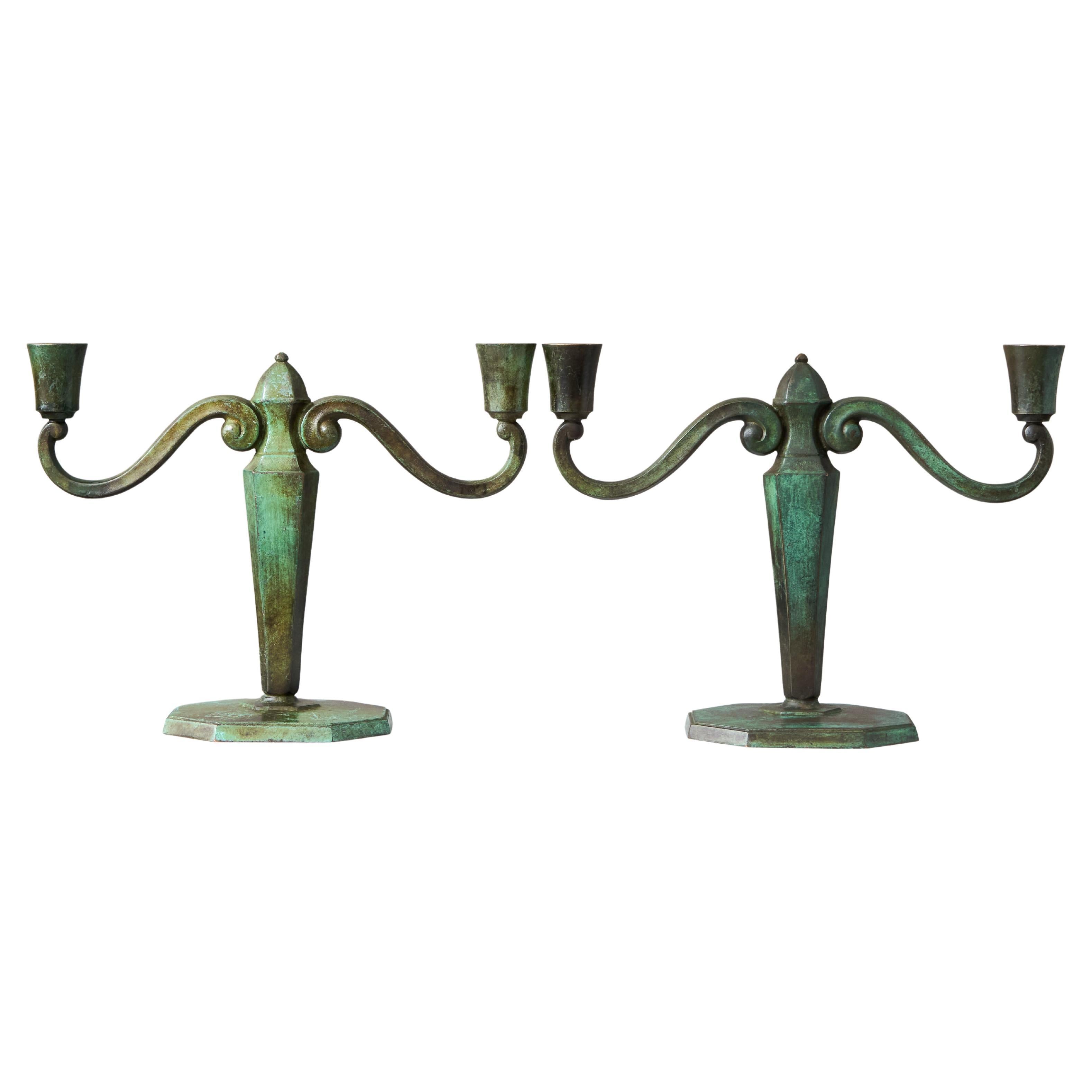 Paar Art-Déco-Kerzenständer aus Bronze von GAB Guldsmedsaktiebolaget, Schweden, 1930er Jahre im Angebot