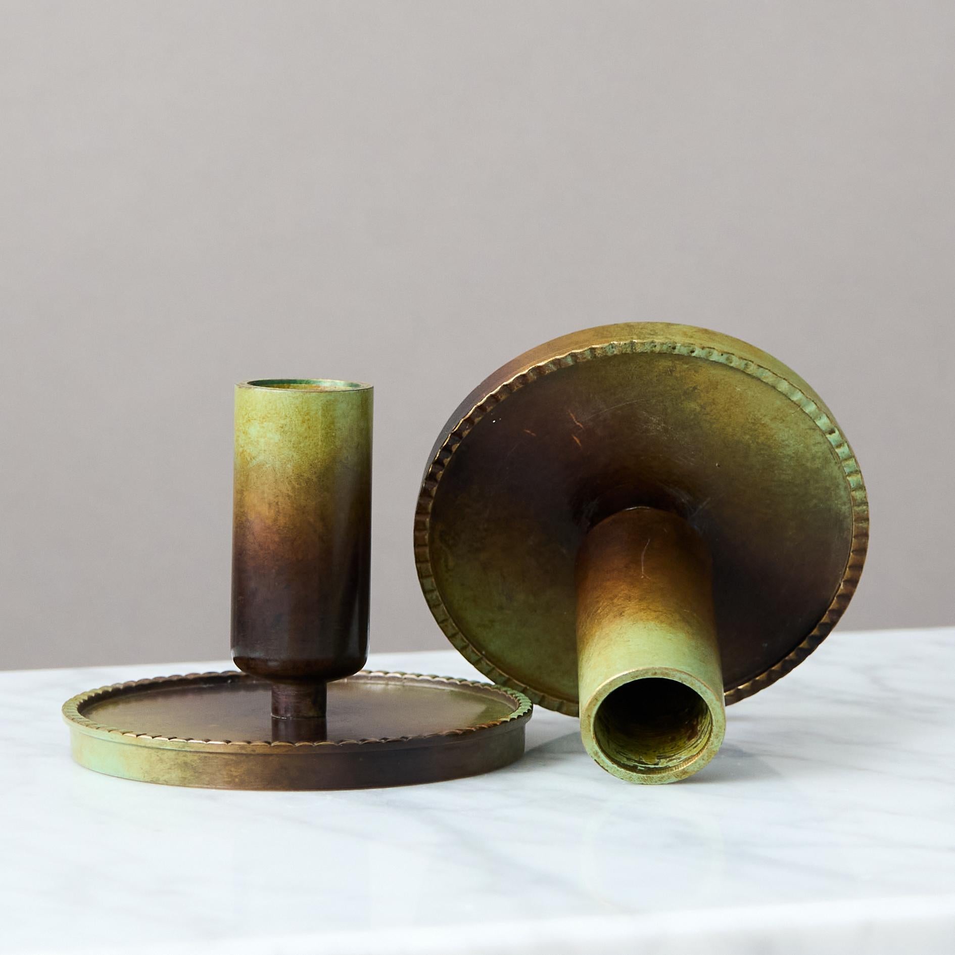Pair of Bronze Art Deco Candlesticks by Ystad Brons, Sweden, 1930s In Good Condition For Sale In Malmö, SE