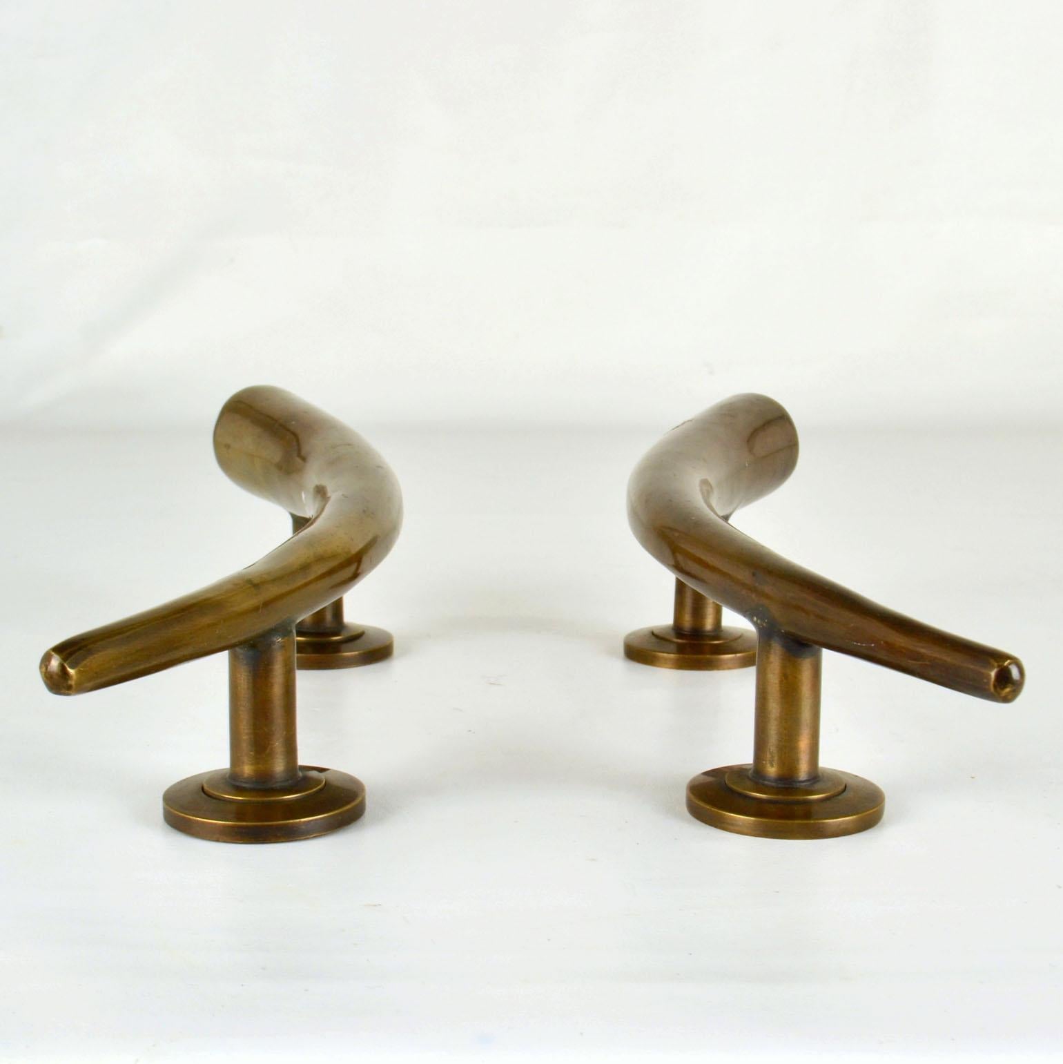 Paar bronzene Art-Déco-Türgriffe zum Drücken und Ziehen (Art déco) im Angebot