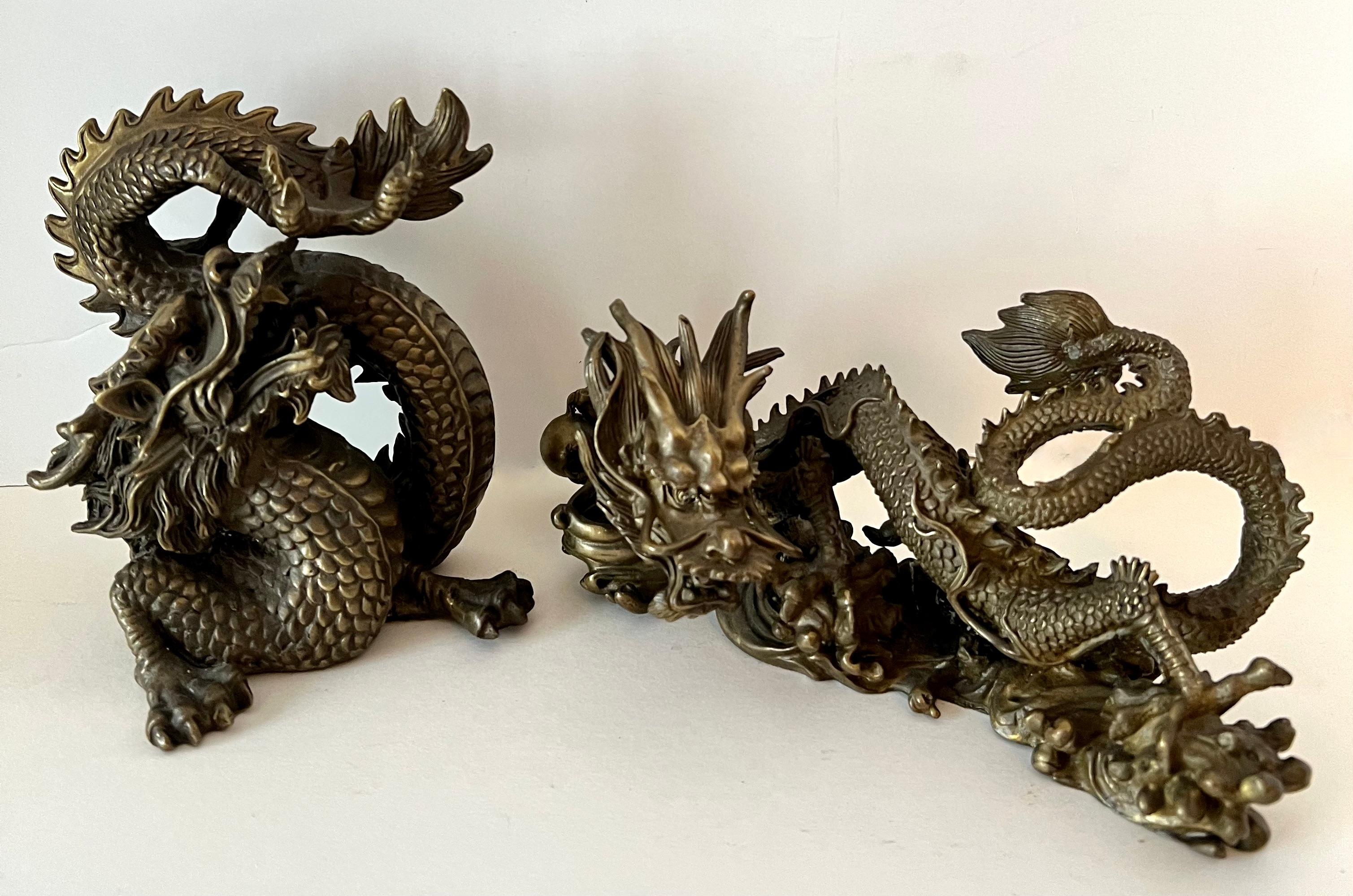 Paar asiatische Drachen-Skulpturen aus Bronze, Buchstützen im Angebot 3