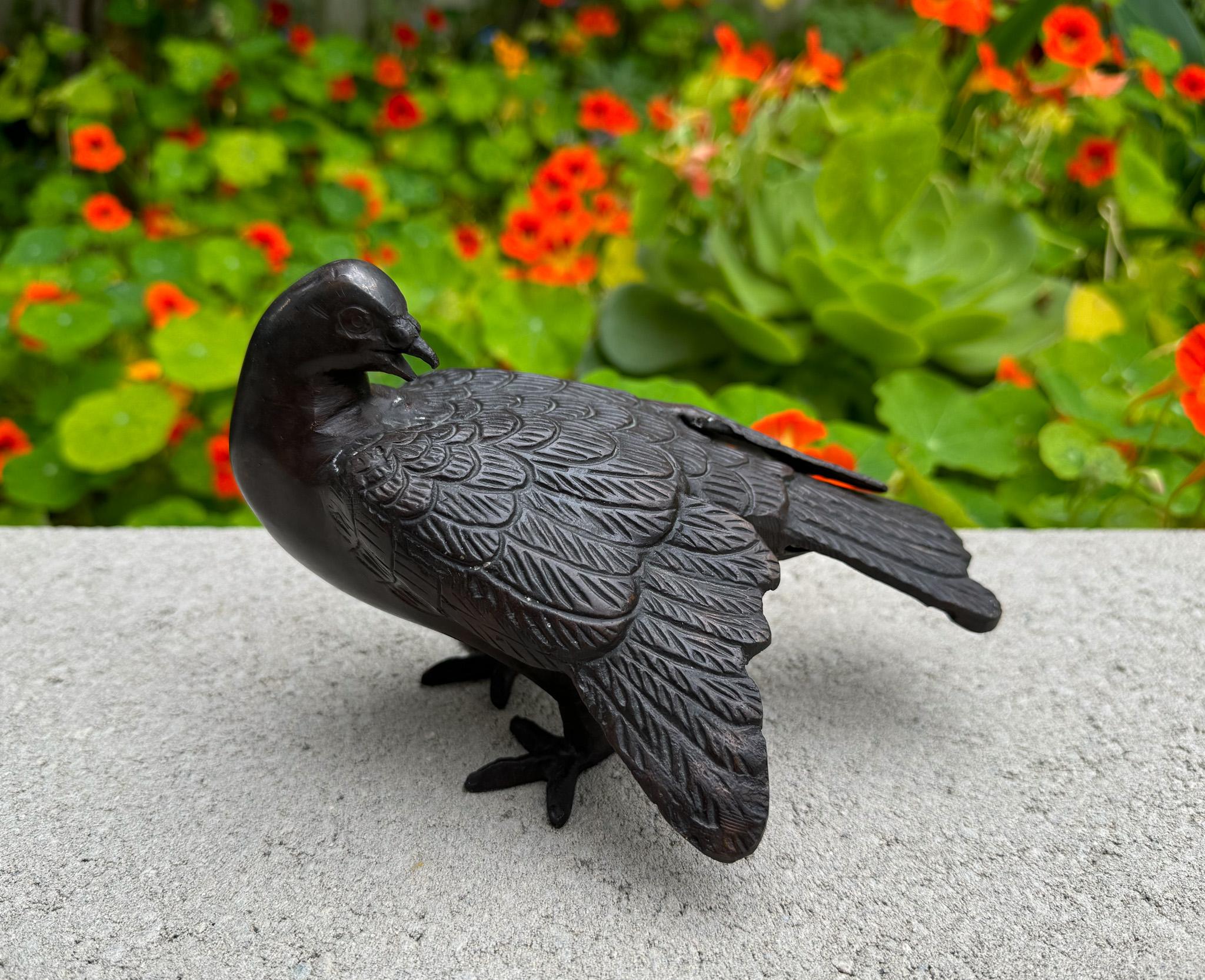 Paar Vogelskulpturen aus Bronze, Japan, um 1970 im Angebot 6